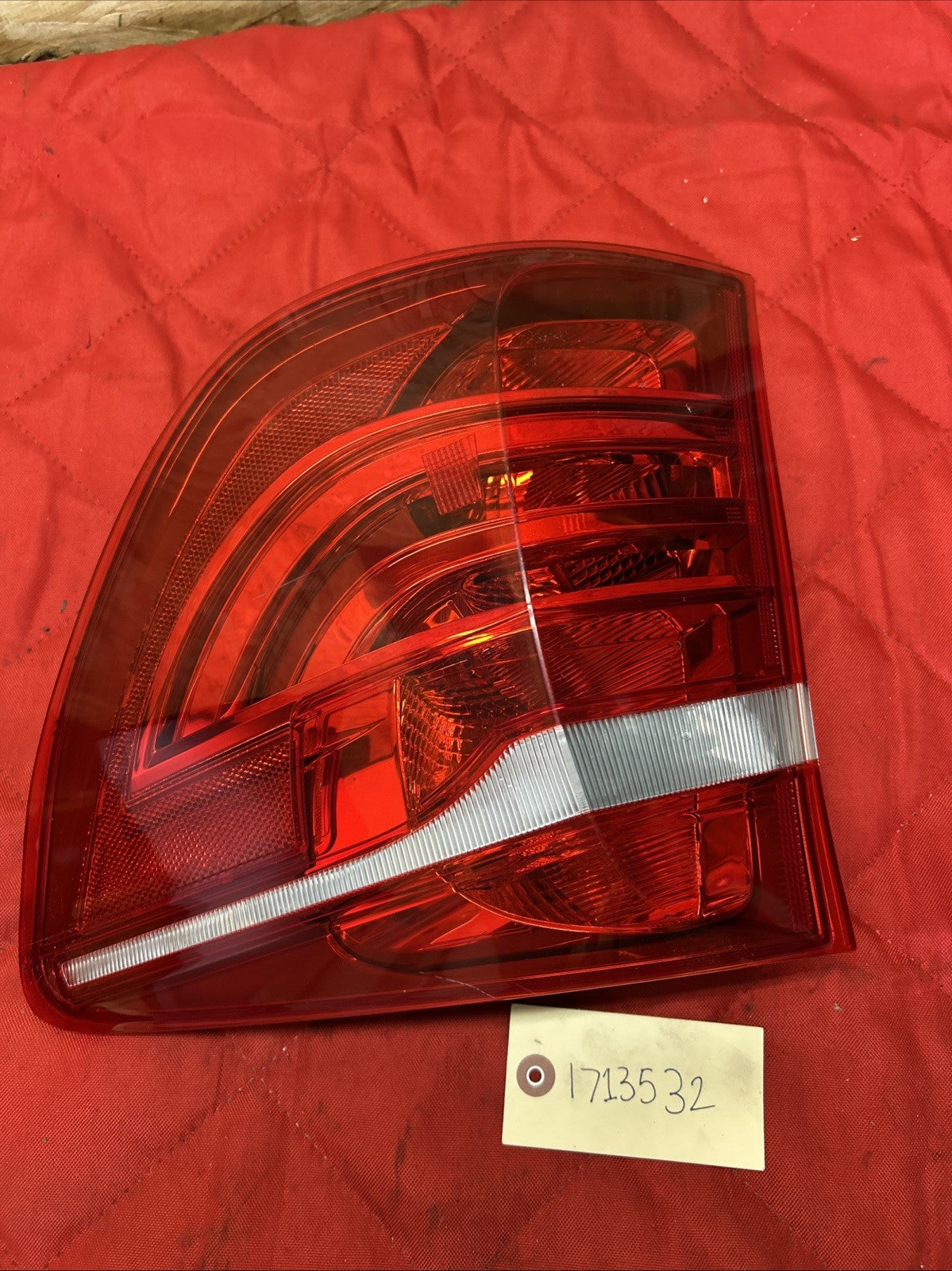 2011-2017 OEM BMW X3 F25 TAIL LIGHT OUTER RIGHT PASSENGER SIDE LAMP 7220240