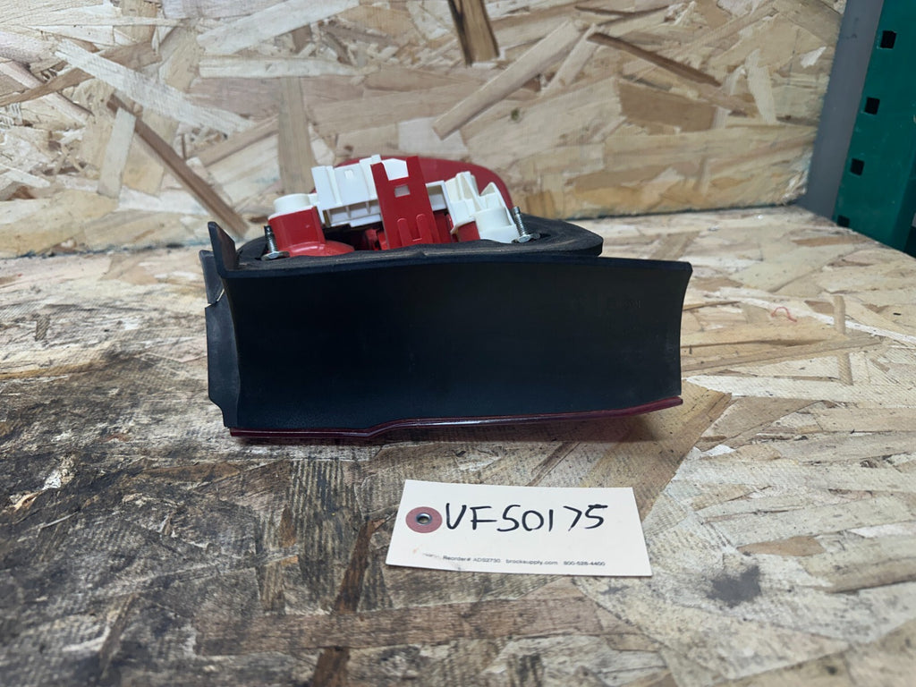 BMW 2006-2008 E90 3 SERIES SEDAN LEFT DRIVER OUTER TAIL LIGHT OEM 7161955