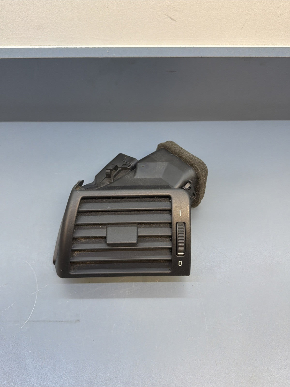 00-06 BMW E46 3 Series Left Air Vent Port A/C Genuine OEM 8361897