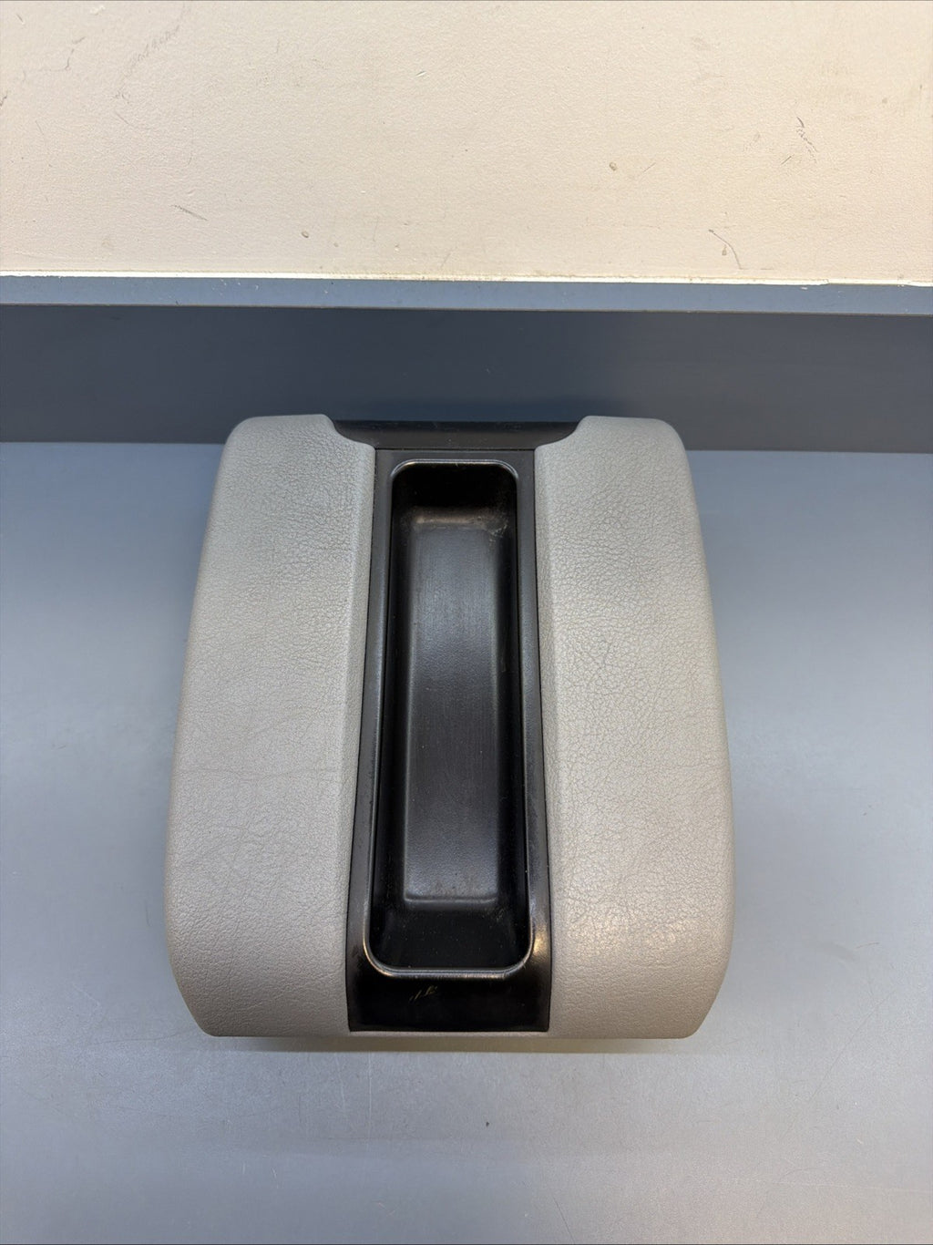 98-03 BMW 5 SERIES E39 525i 530i Front Center Console Arm Rest Cover GRAY 804033