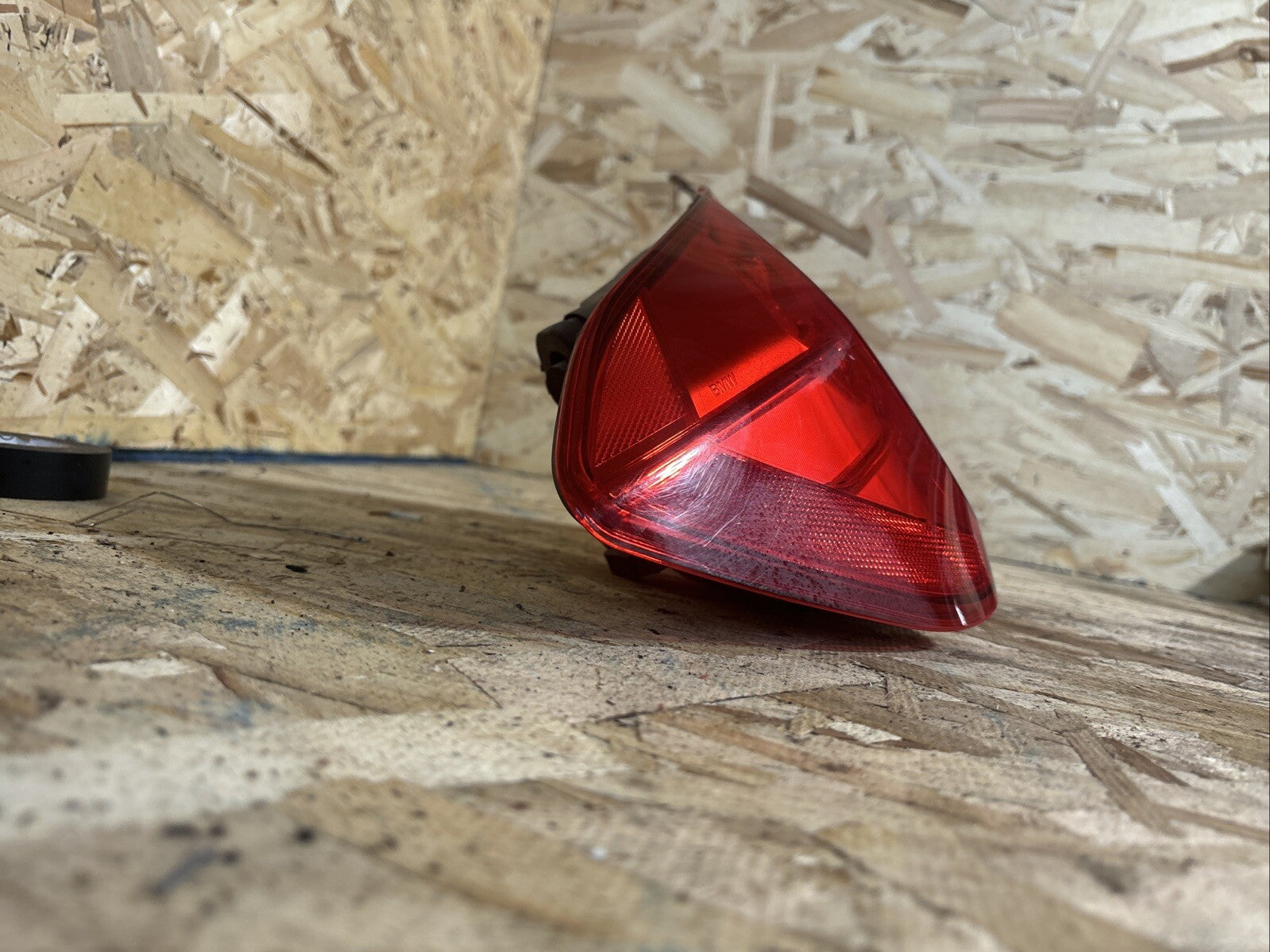 2011-2015 BMW 328IX F30 REAR LEFT SIDE OUTER TAILLIGHT LIGHT LAMP OEM 7372785