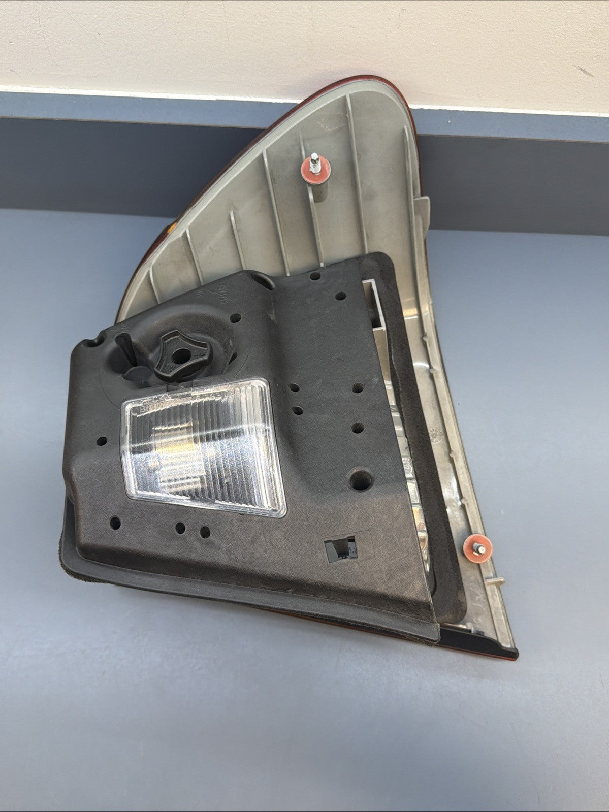 OEM 2002 2003 2004 2005 BMW E46 330i 325i LEFT DRIVER BRAKE TAIL LIGHT 6907933