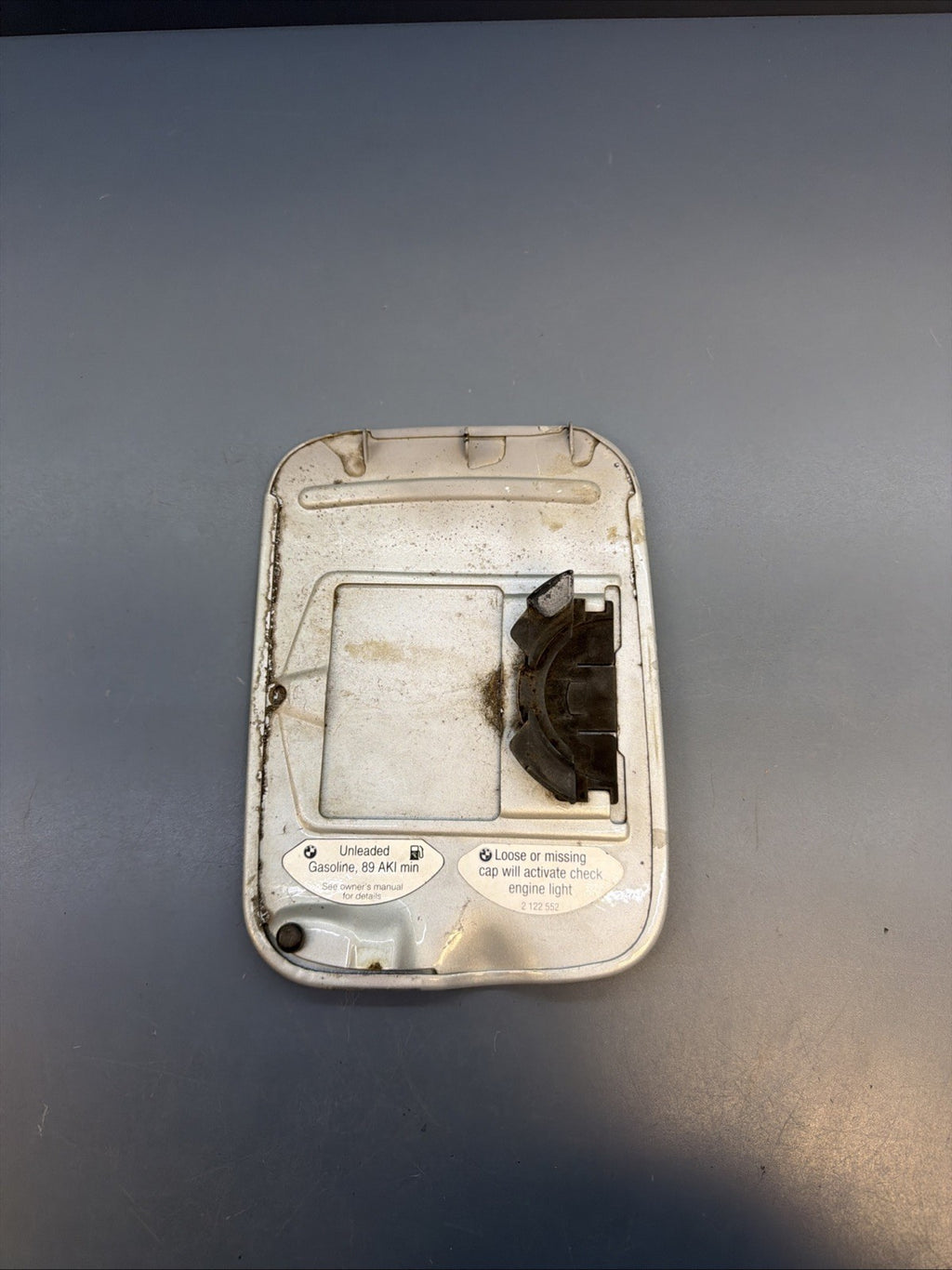 92-99 BMW E36 M3 328 325 323 318 Fuel Gas Filler Door 2122552 OEM