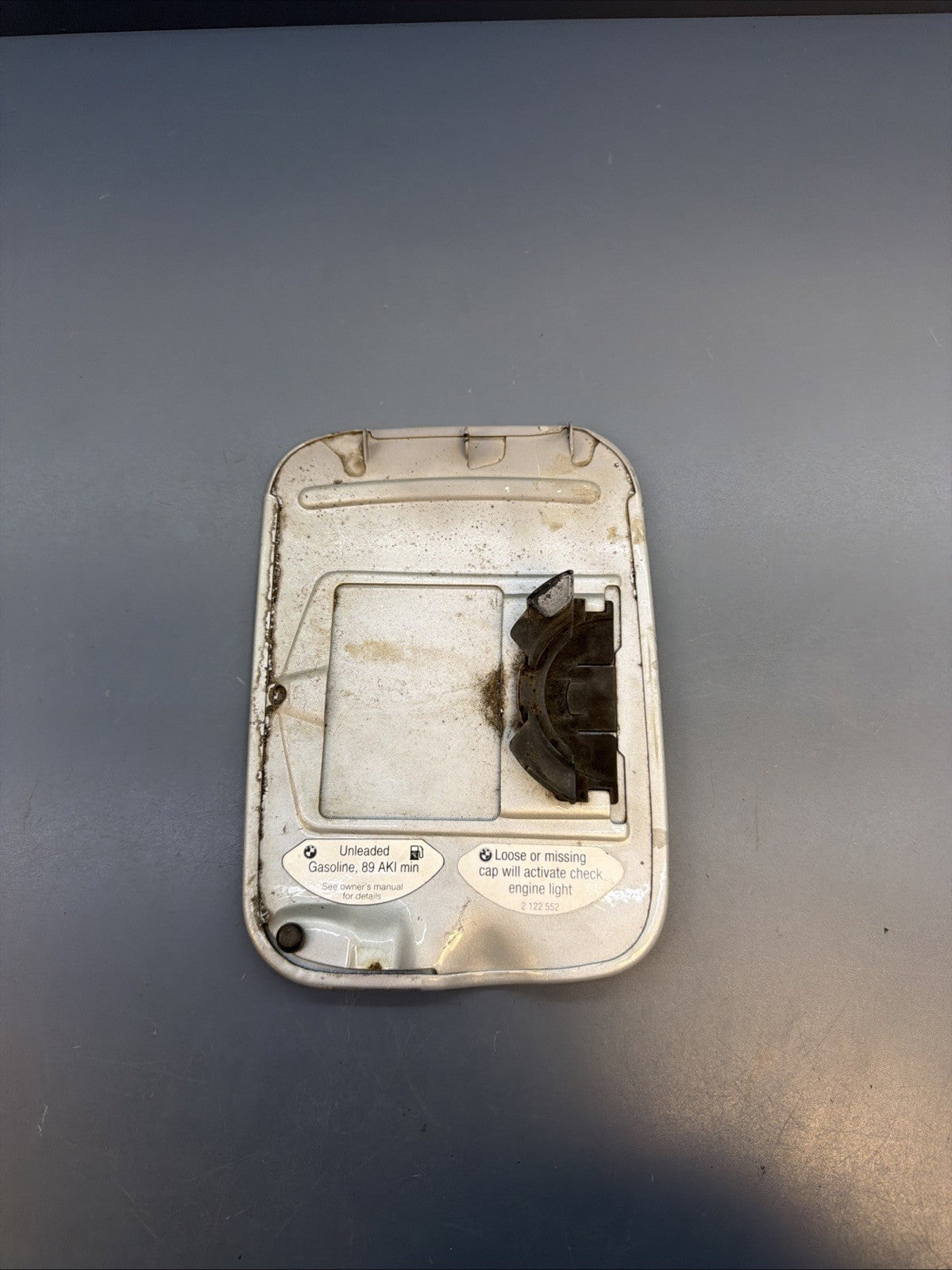 92-99 BMW E36 M3 328 325 323 318 Fuel Gas Filler Door 2122552 OEM