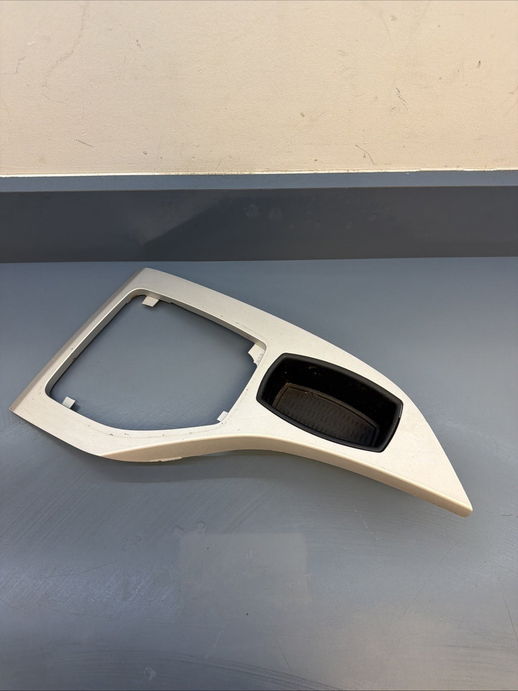 13-15 BMW X1 E84 AUTOMATIC TRANSMISSION GEAR SHIFTER PANEL BEZEL SILVER 2991198