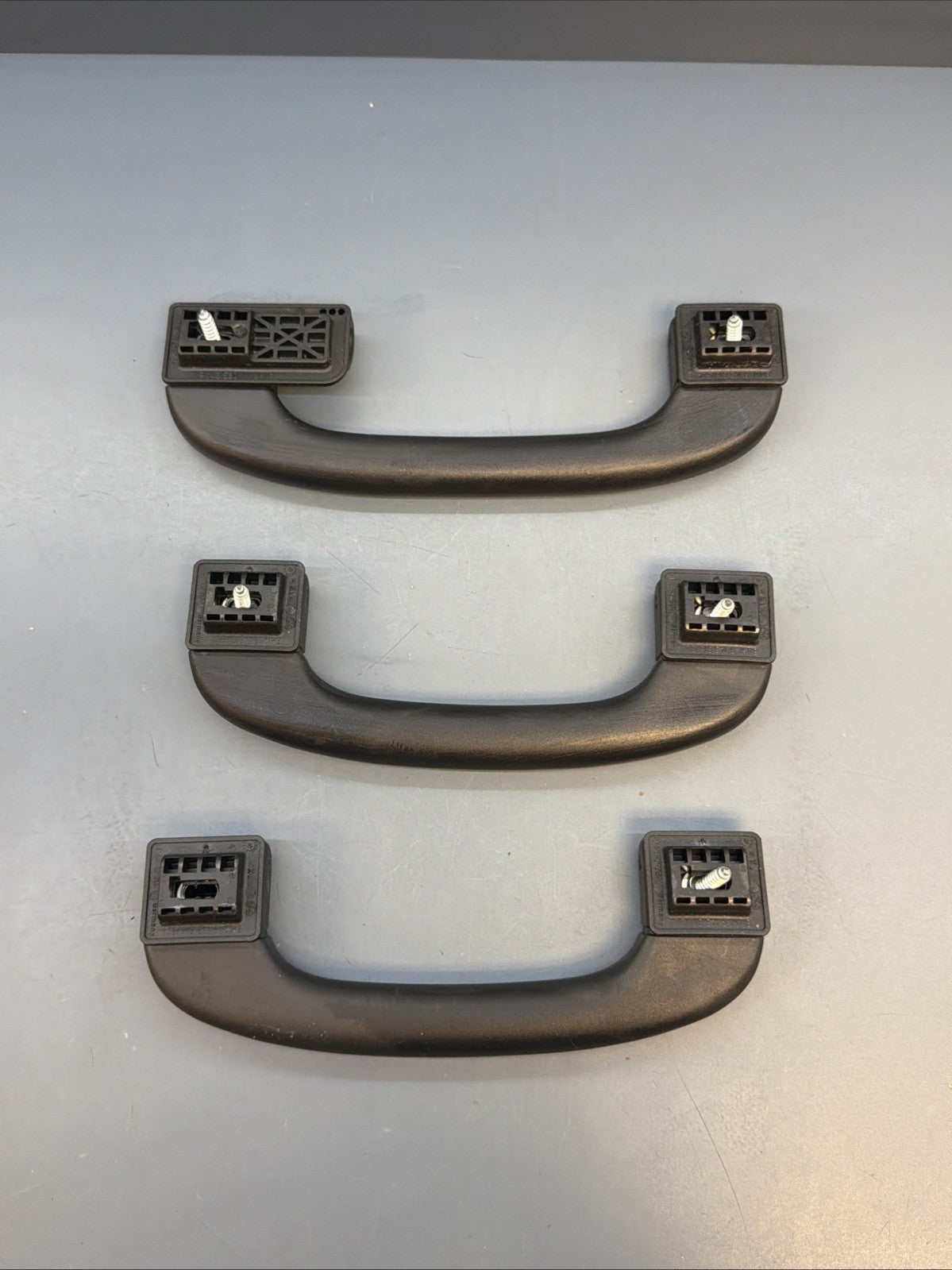 12-15 BMW X1 E84 FRONT LEFT OR RIGHT SIDE UPPER ROOF GRAB HANDLE BLACK 9143516