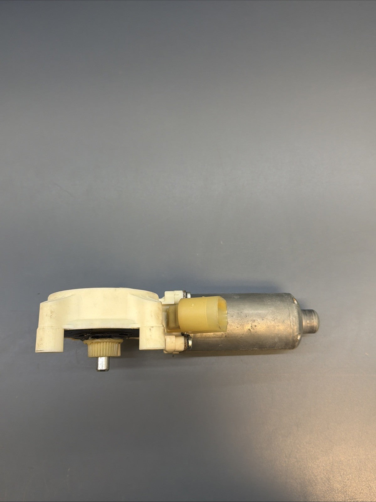 2007-2013 BMW X5 E70 FRONT OR REAR LEFT DOOR WINDOW MOTOR 6967261 OEM