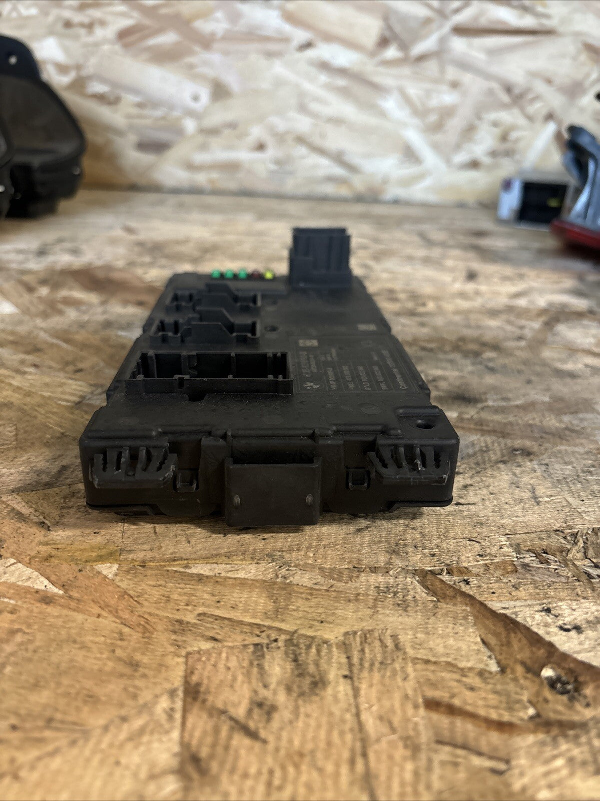 12-17 BMW 320i 328i F30 Electronic Body Control Module BCM OEM 9298960-01