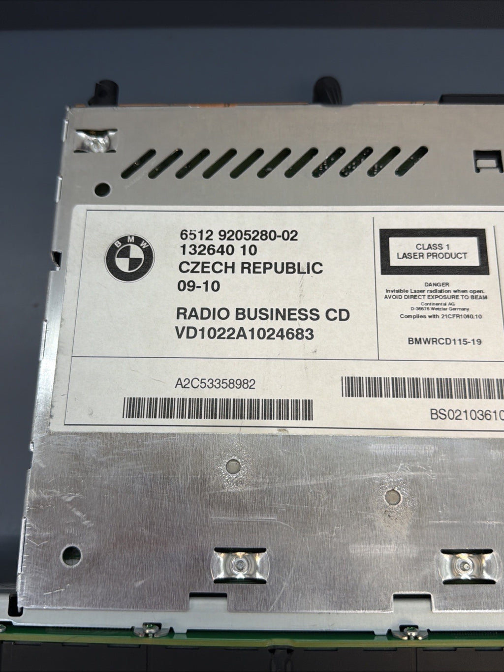 BMW 03-10 E83 X3 BUSINESS AM FM RADIO CD PLAYER OEM 9205280