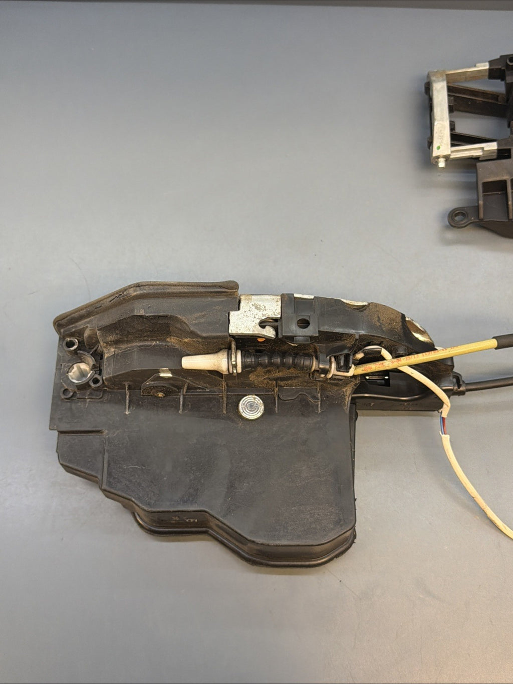 BMW F10 550I 535I M5 (11-16) OEM FRONT LEFT DRIVER DOOR LOCK SOFT CLOSE 7185689
