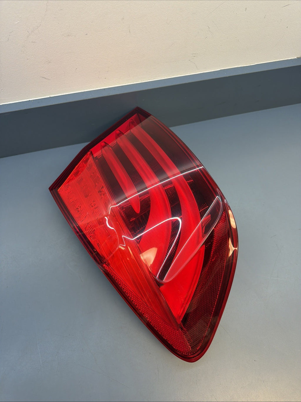 2011-2013 BMW F10 528i 535i 550i M5 TAIL LIGHT BRAKE DRIVER LEFT OEM 173462-01