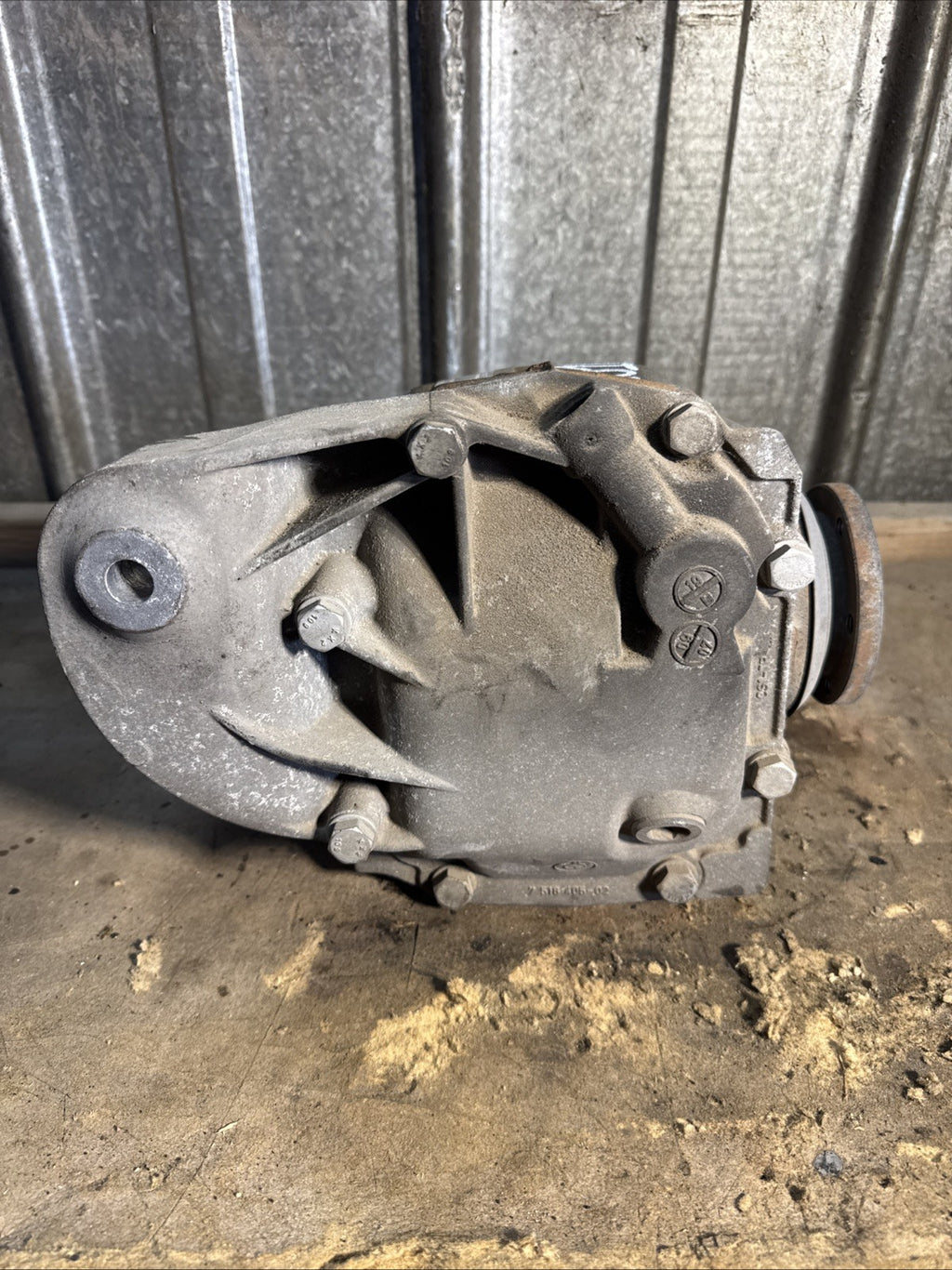 BMW REAR DIFFERENTIAL E90 SERIES 335Xi AUTOMATIC FINAL DRIVE 3.46 7572054