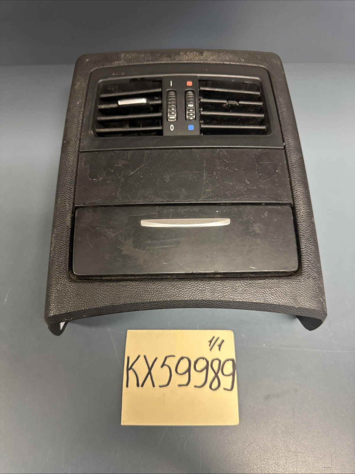 BMW 3 SERIES E90, REAR CENTRE CONSOLE TRIM WITH AIR VENT 7139048