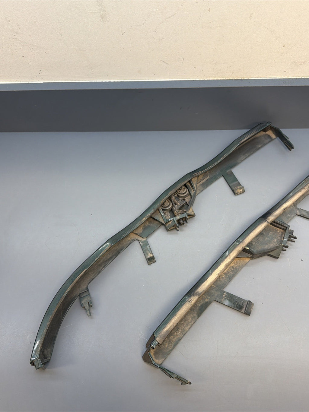 98-01 BMW 3 Series E46 SEDAN Headlight Lower Molding Trim 8208485 8208486
