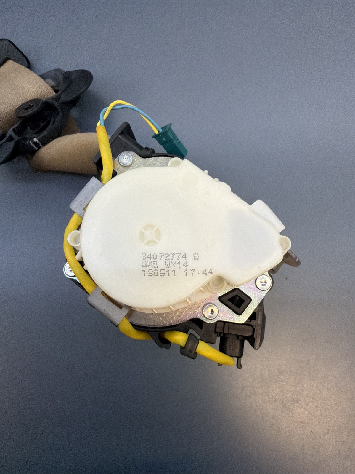BMW E90 Sedan Front Left Driver Seat Belt Retractor  34072774