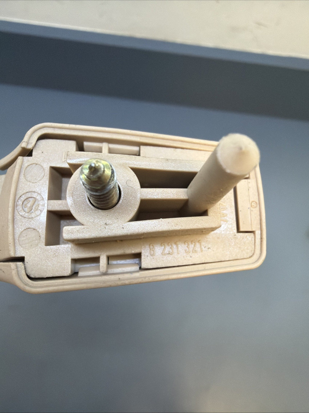 01-05 BMW E46 3 SERIES Front Left Interior Grip Grab Bar Handle 8231321 BEIGE