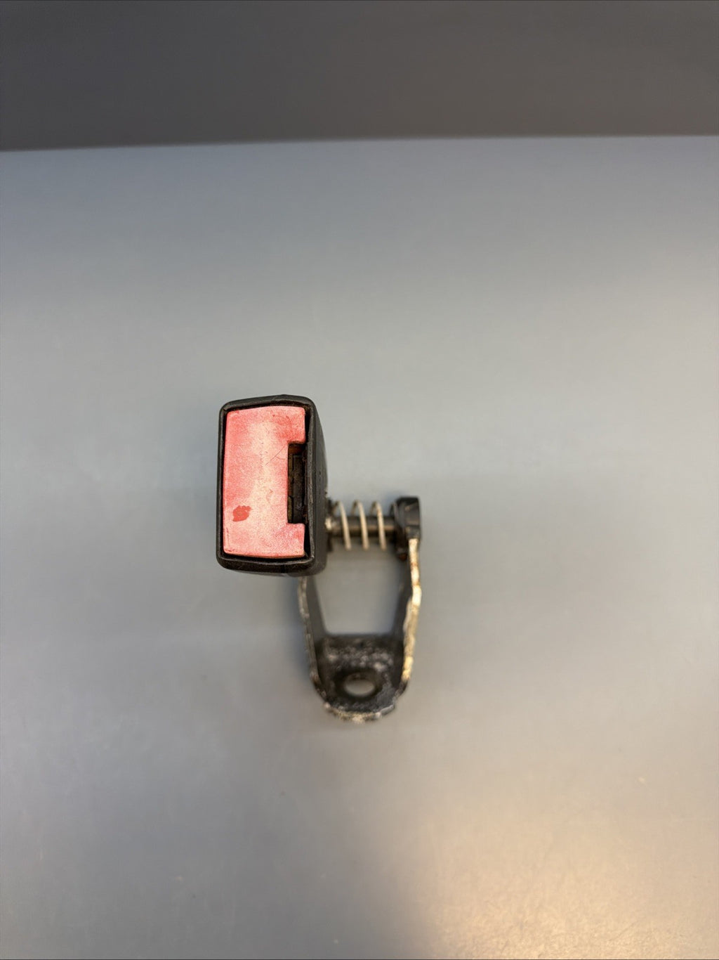 98-03 BMW 5 SERIES E39 525 530 REAR RIGHT SEAT BELT BUCKLE LOCK 8176516 OEM