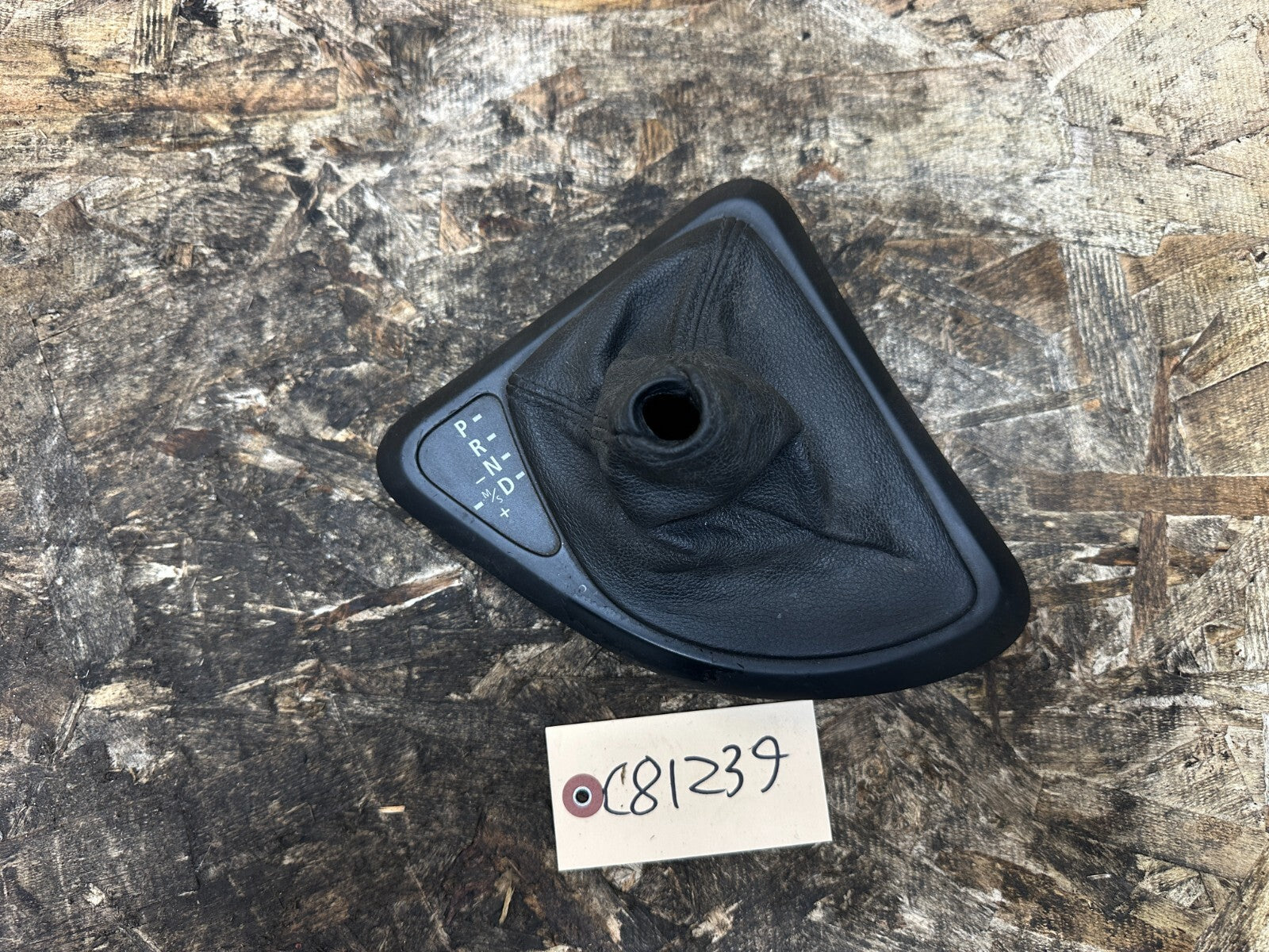 BMW E82 1 SERIES AUTOMATIC SHIFTER GEAR SELECTOR BOOT BLACK OEM 7078567