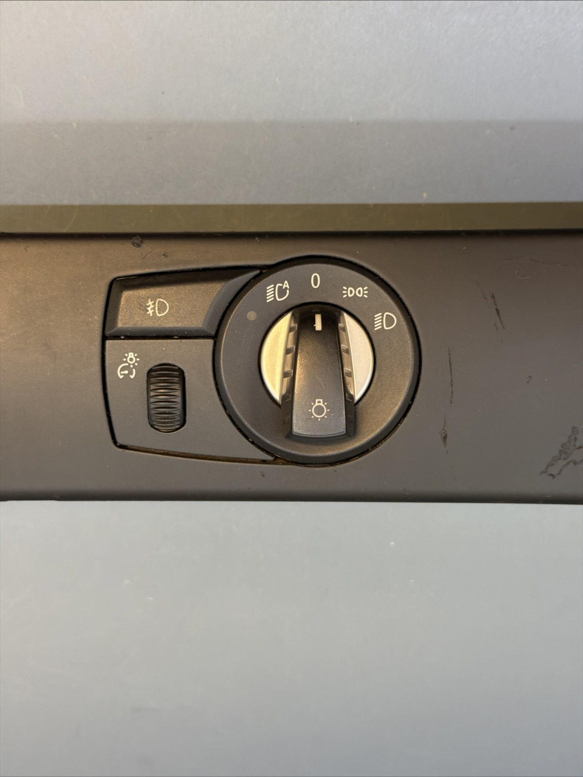 2008 2009 2010 BMW E60 528i Headlight Switch Control 6988553 OEM Black w Bezel