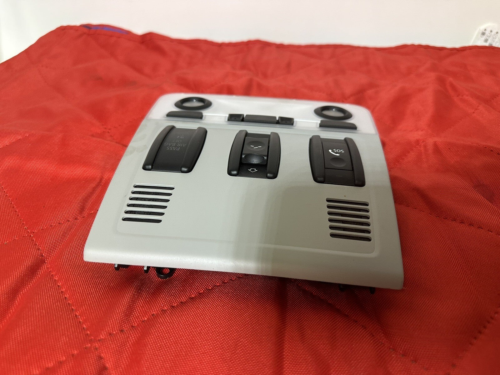 06-08 BMW E90 CENTER OVERHEAD DOME LIGHT CONTROL SWITCH GRAY OEM 9137523
