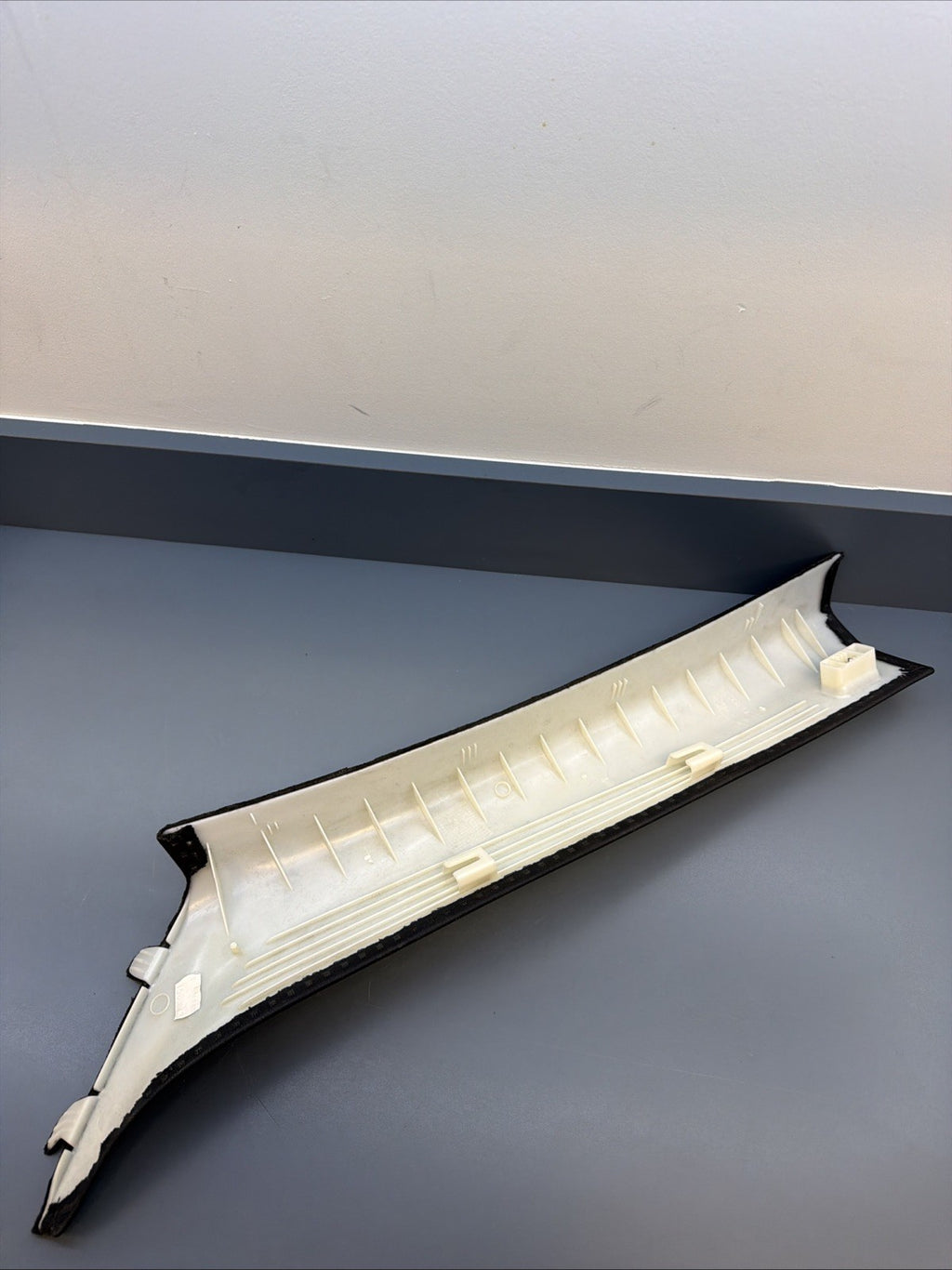 08-13 BMW E92 M3 COUPE FRONT RIGHT SIDE A PILLAR TRIM PANEL BLACK 7117467 OEM
