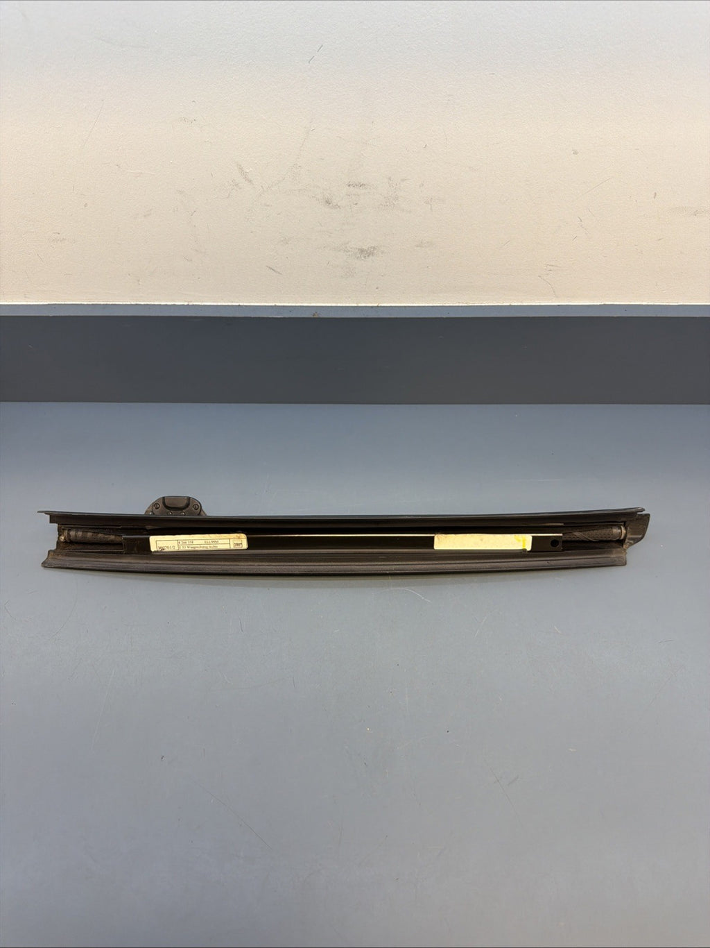 2000-2006 BMW E53 X5 4.4i 3.0i REAR RIGHT Quarter Window Shade OEM 8266358