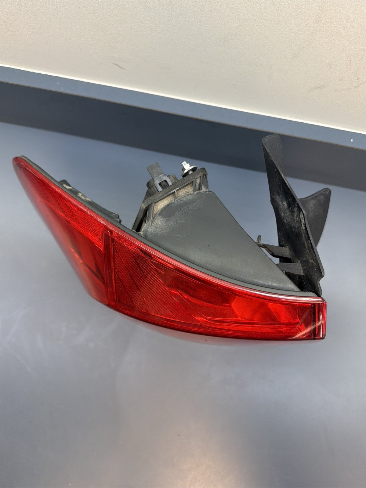 OEM 2012-2015 BMW X1 LH REAR LEFT DRIVERS TAIL LIGHT ASSEMBLY 2990111