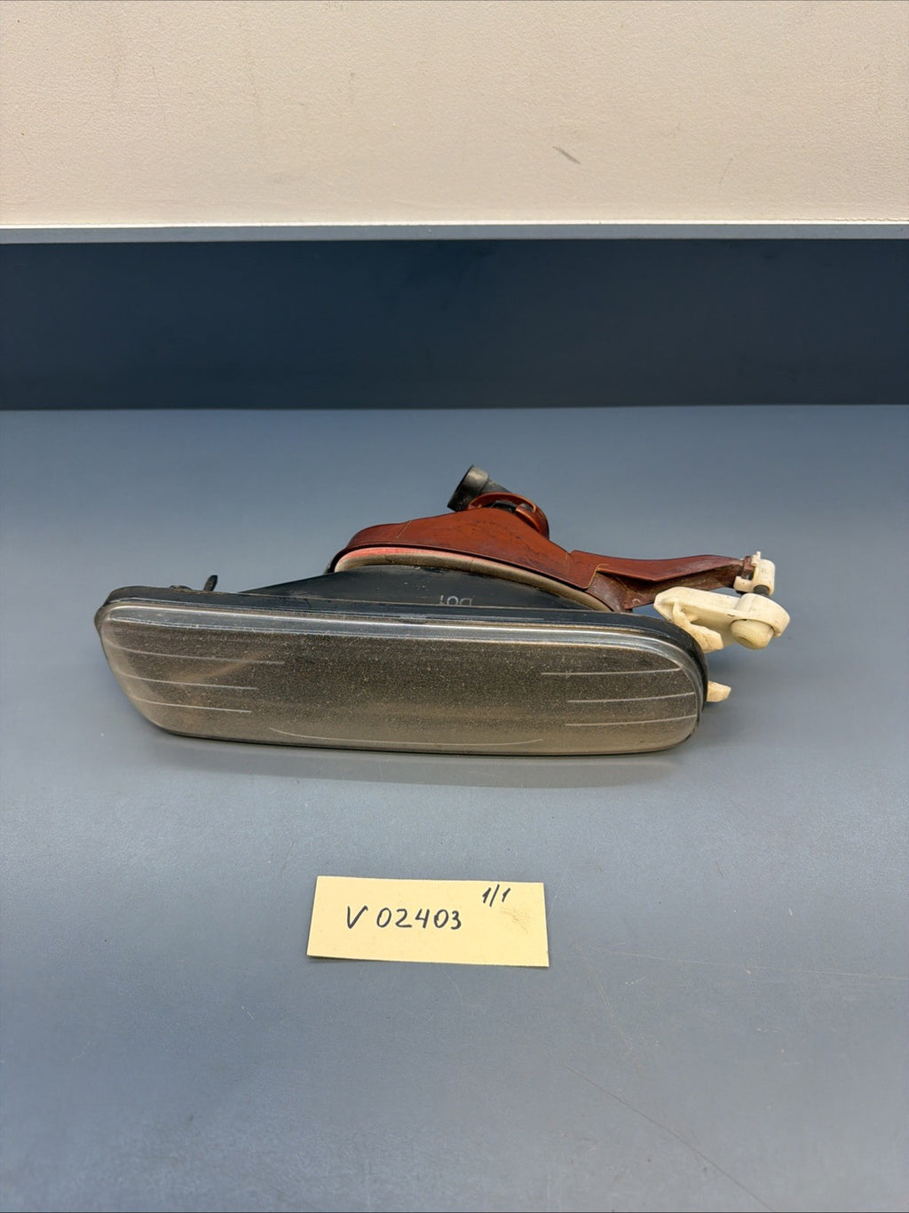Bmw E46 Fog Light Assembly Early Sedan Right Passenger OEM 99-01 323 325 328 330