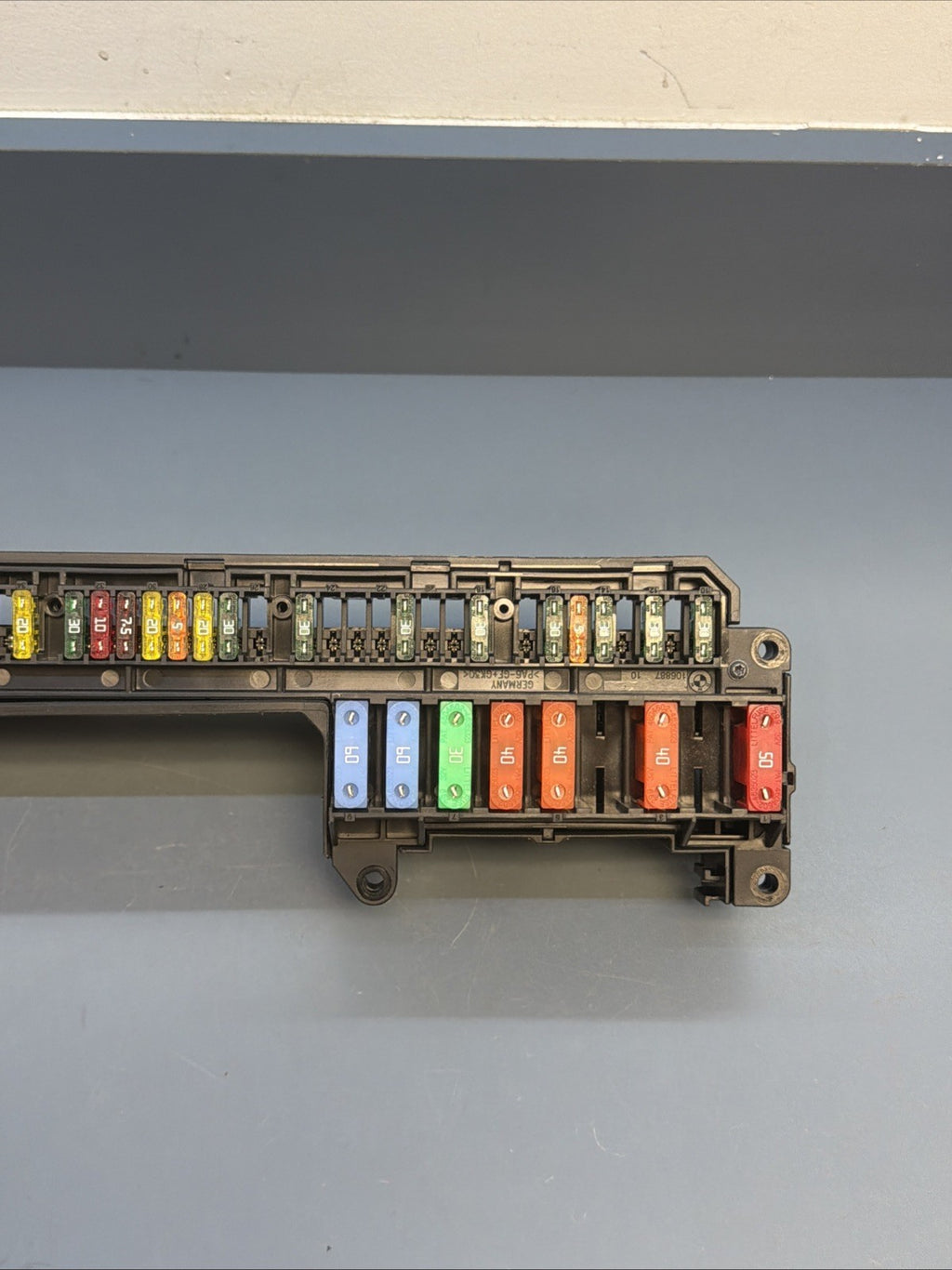 06-10 BMW M6 E64 E63 Fuse Relay Box Junction Distribution Dash 6957330 OEM