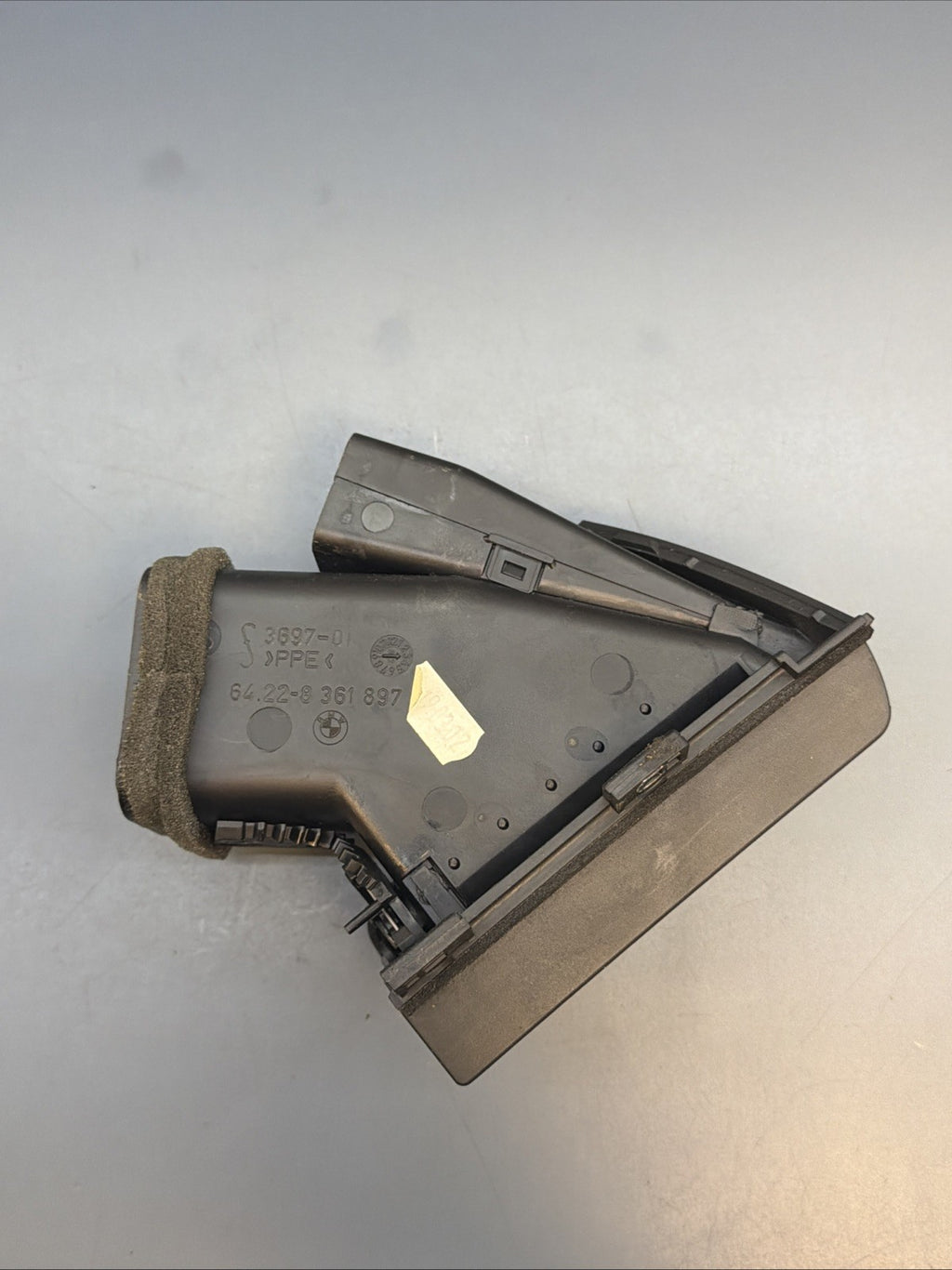 00-06 BMW E46 3 Series Left Air Vent Port A/C Genuine OEM 8361897