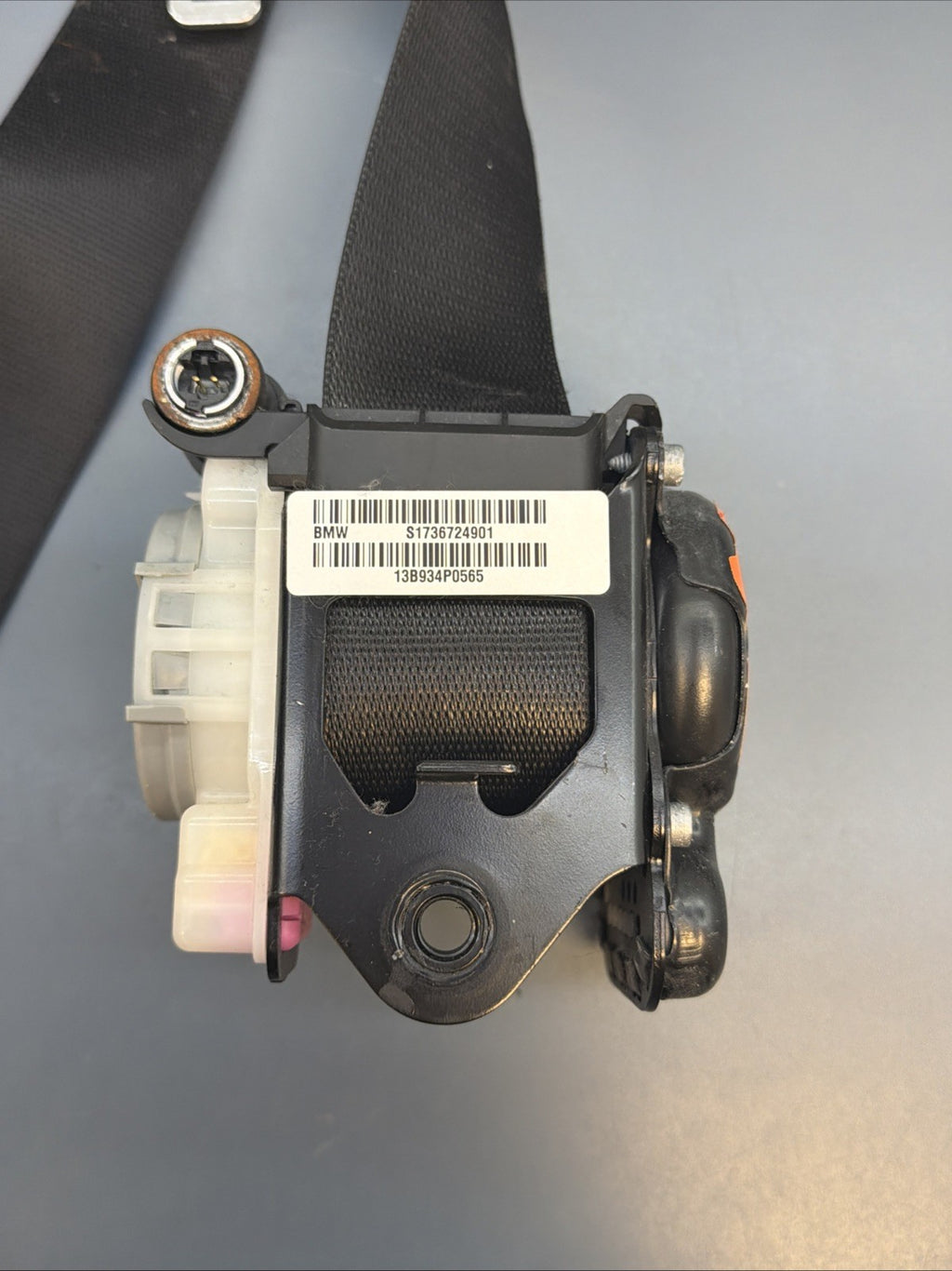2014 BMW X3 FRONT LEFT DRIVER SIDE SEAT BELT RETRACTOR OEM