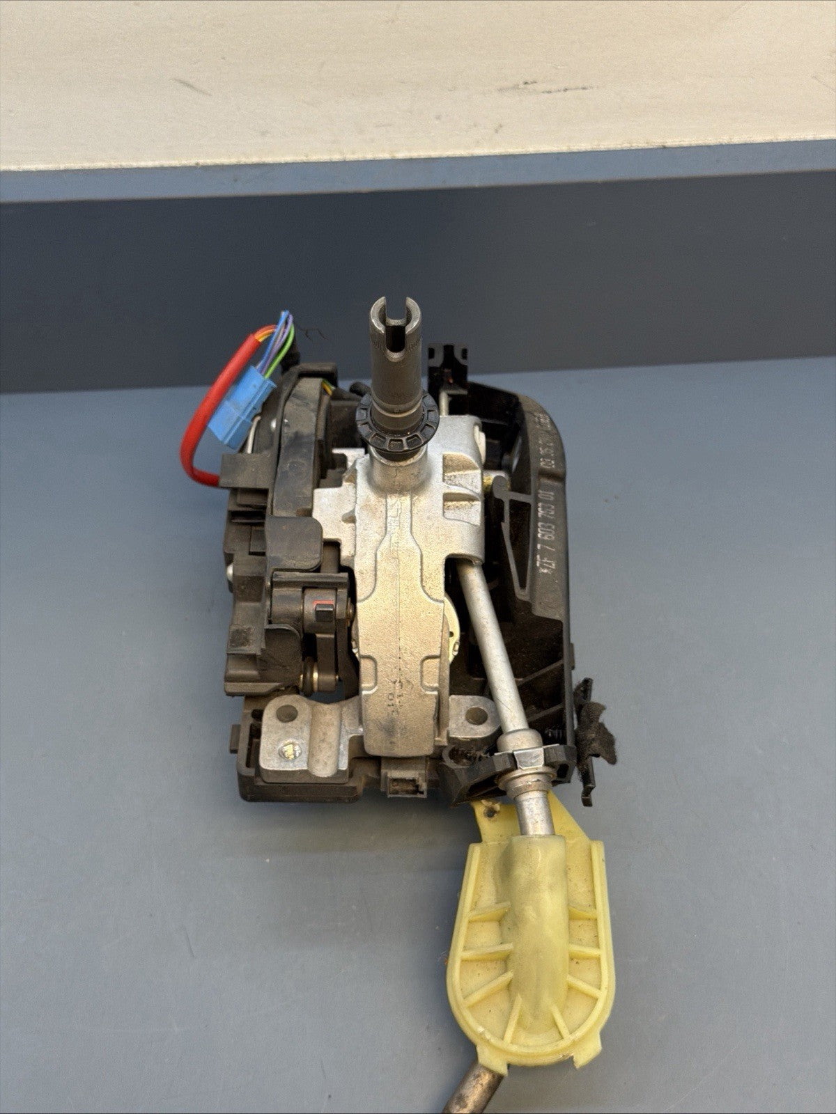 BMW 2006-2013 E90 E92 AUTOMATIC TRANSMISSION GEAR SELECTOR/SHIFTER OEM 7603763