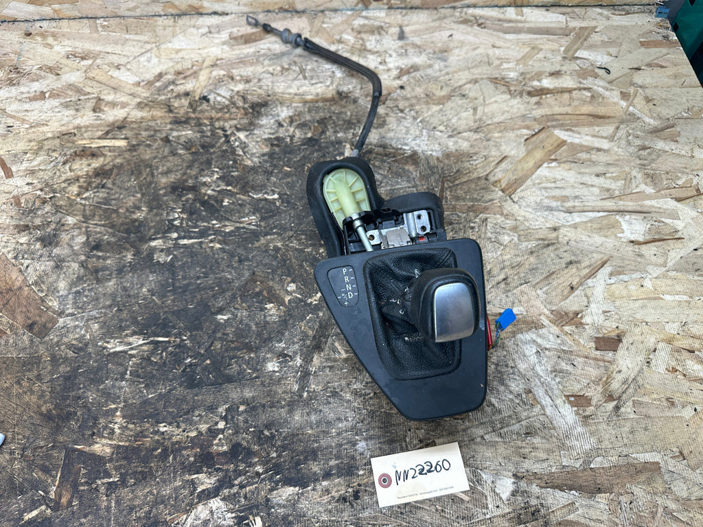 BMW 2006-2013 E90 AUTOMATIC TRANSMISSION GEAR SELECTOR/SHIFTER OEM 7603763
