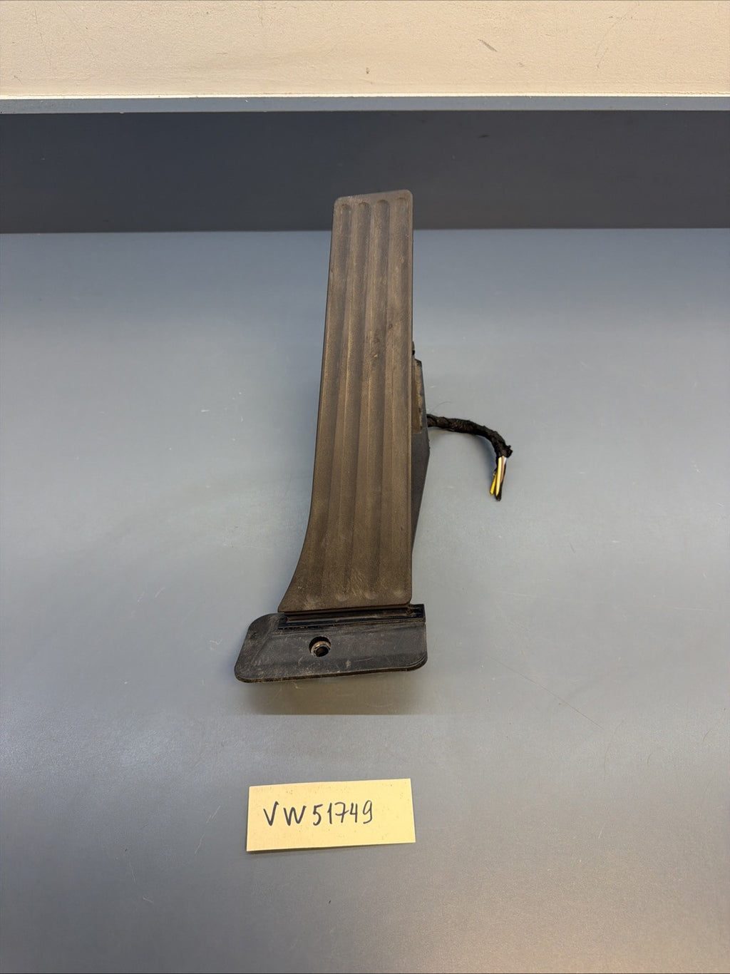 12-15 BMW E84 X1 Front Lower Accelerator Gas Foot Pedal Lever OEM 6860784