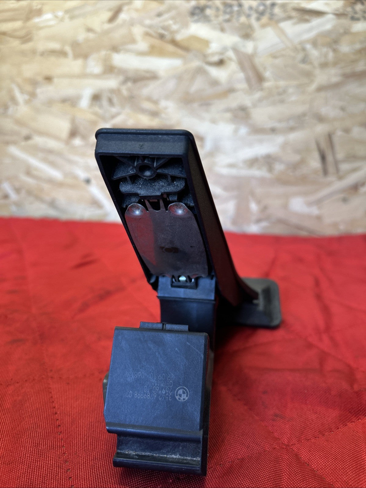 BMW E60 E88 E90 E92 F10 F30 F36 ACCELERATOR GAS PEDAL SENSOR OEM 6789998