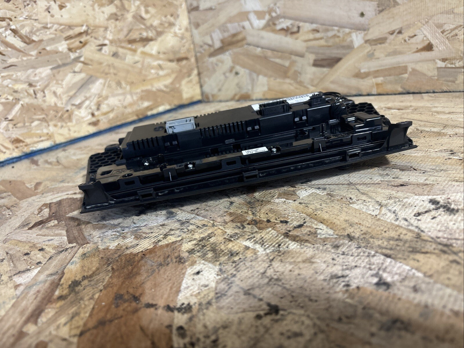 2011-2012 BMW X3 3.0L - Front AC Climate Control / Stereo / CD UNIT 9259616