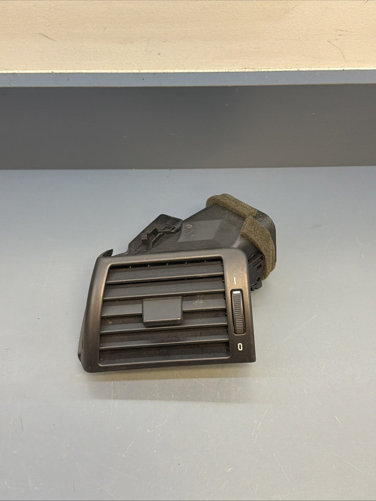 00-06 BMW E46 3 Series Left Air Vent Port A/C Genuine OEM 8361897