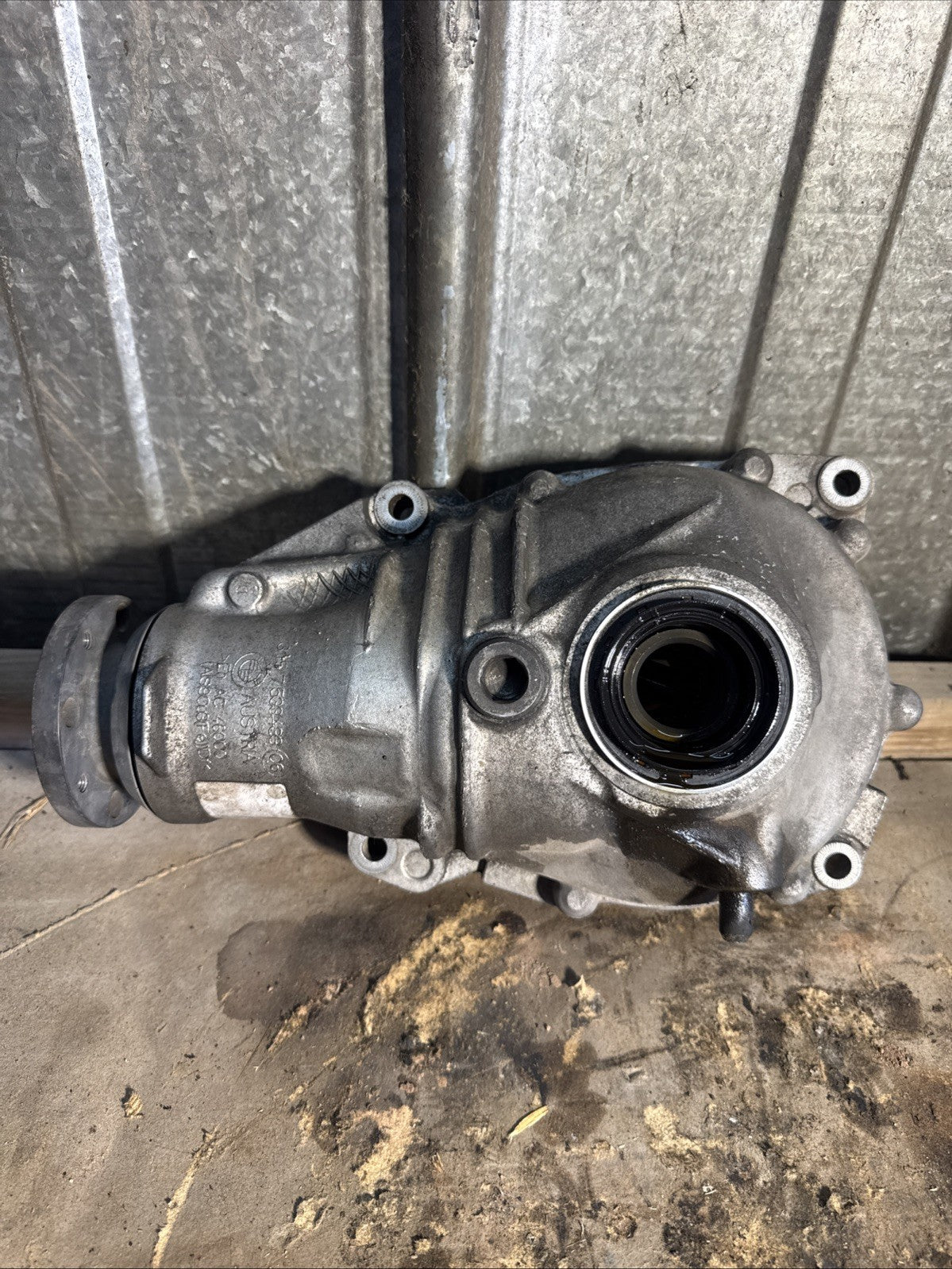 Front Differential Carrier Final Drive 3.64 AWD Diff OEM BMW E90 330Xi 7533435