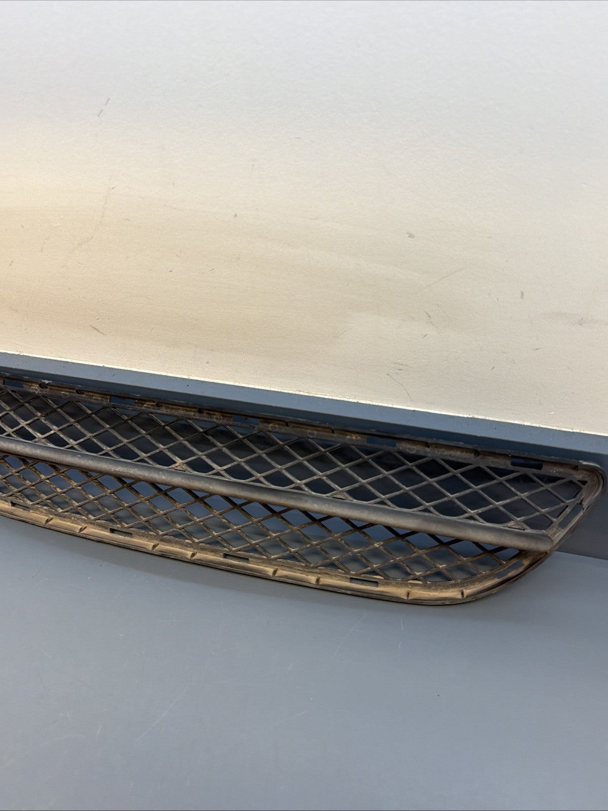06-08 BMW E90 335 325 328 330 Center Lower Bumper Grille 7134074