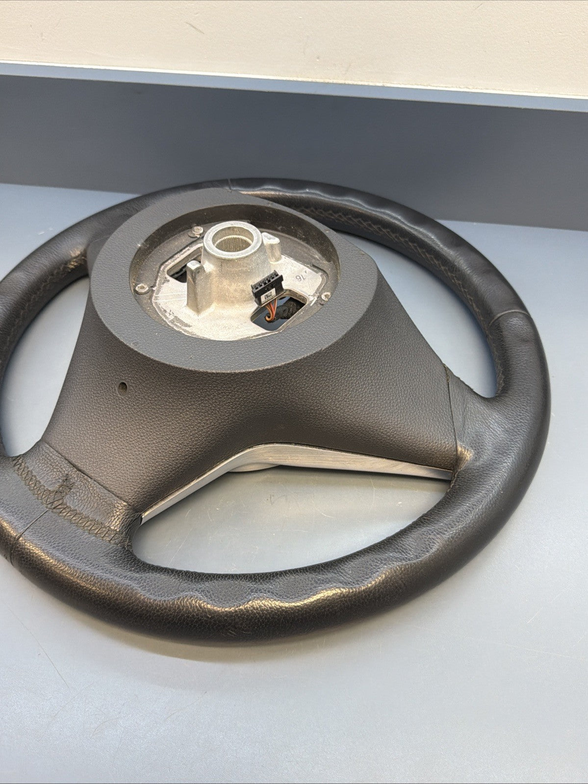 BMW 03-10 E60 5 SERIES BLACK LEATHER STEERING WHEEL W/BUTTONS OEM 11008818