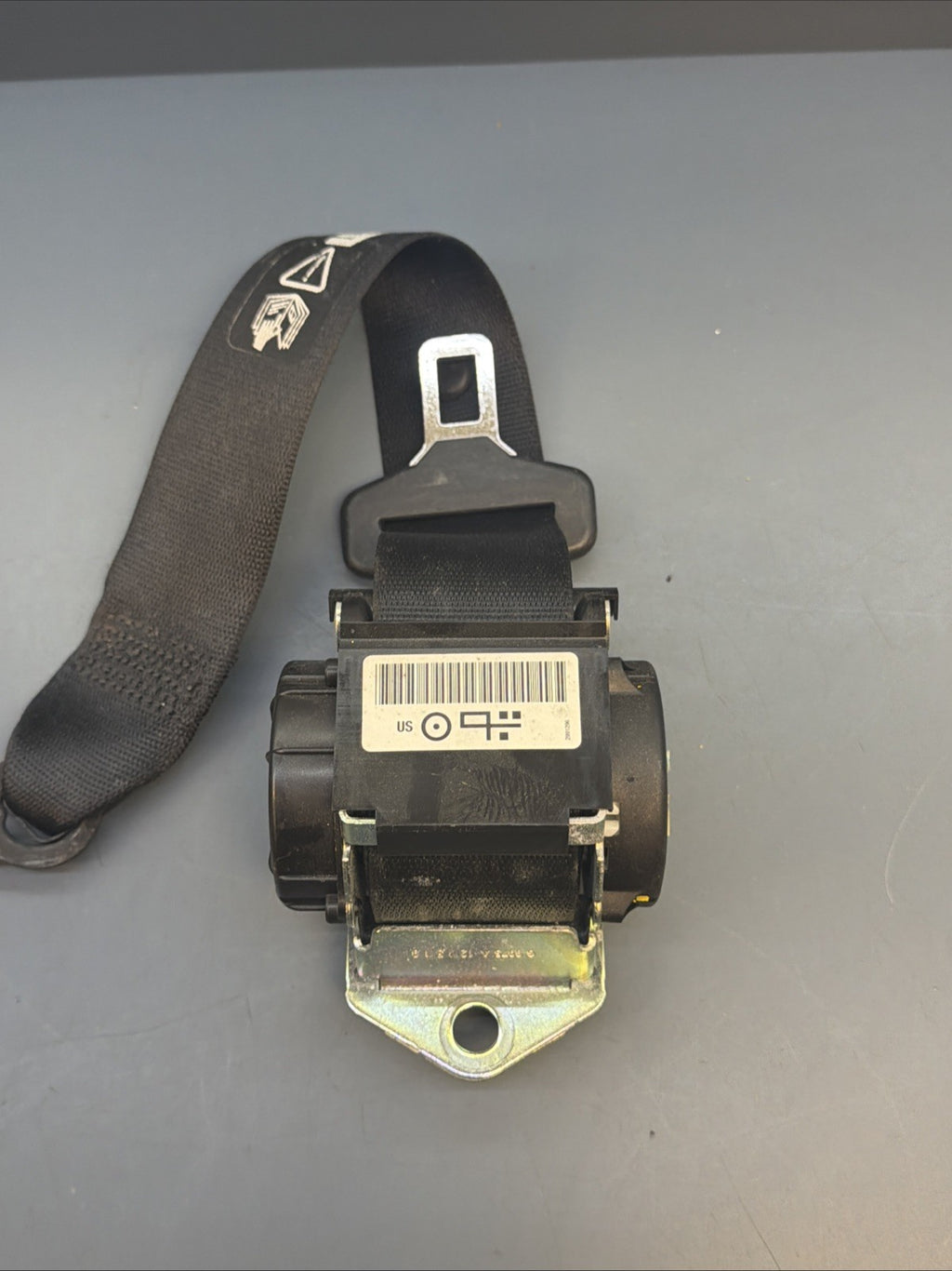 OEM Rear Right Or Left Seatbelt FOR 2012 2013 2014 2015 BMW X1 E84 608201000D