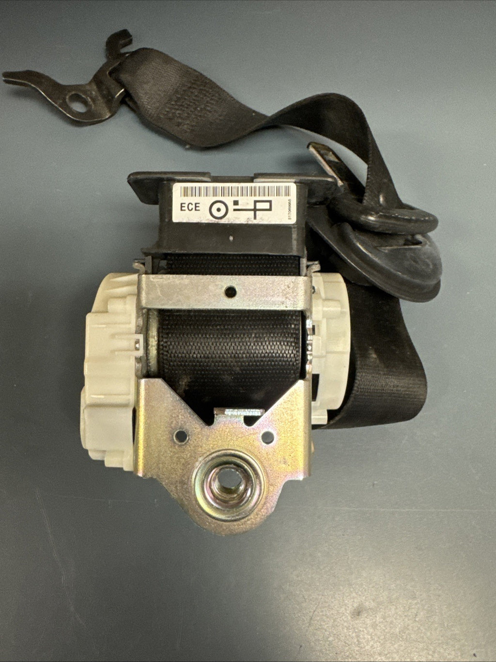 06-11 BMW E90 328i Front Right Passenger Side Seat Belt Retractor 6978732 OEM