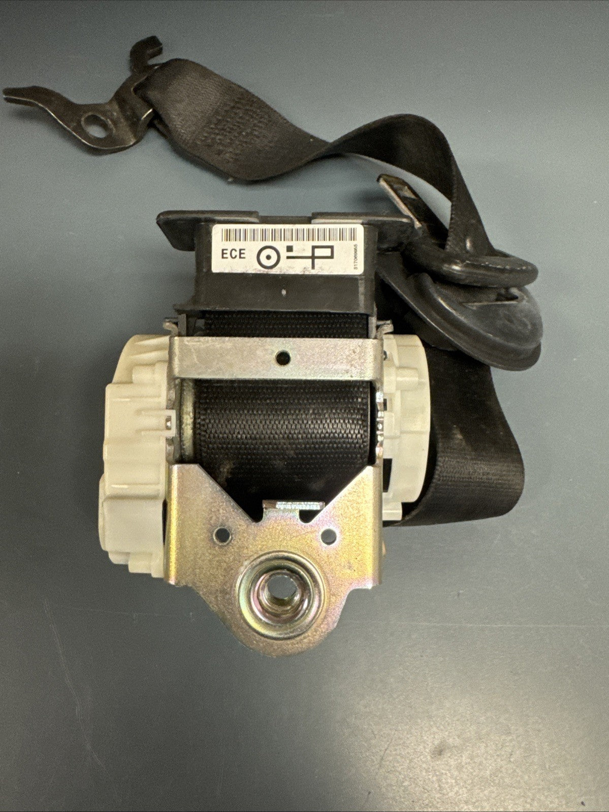 06-11 BMW E90 328i Front Right Passenger Side Seat Belt Retractor 6978732 OEM