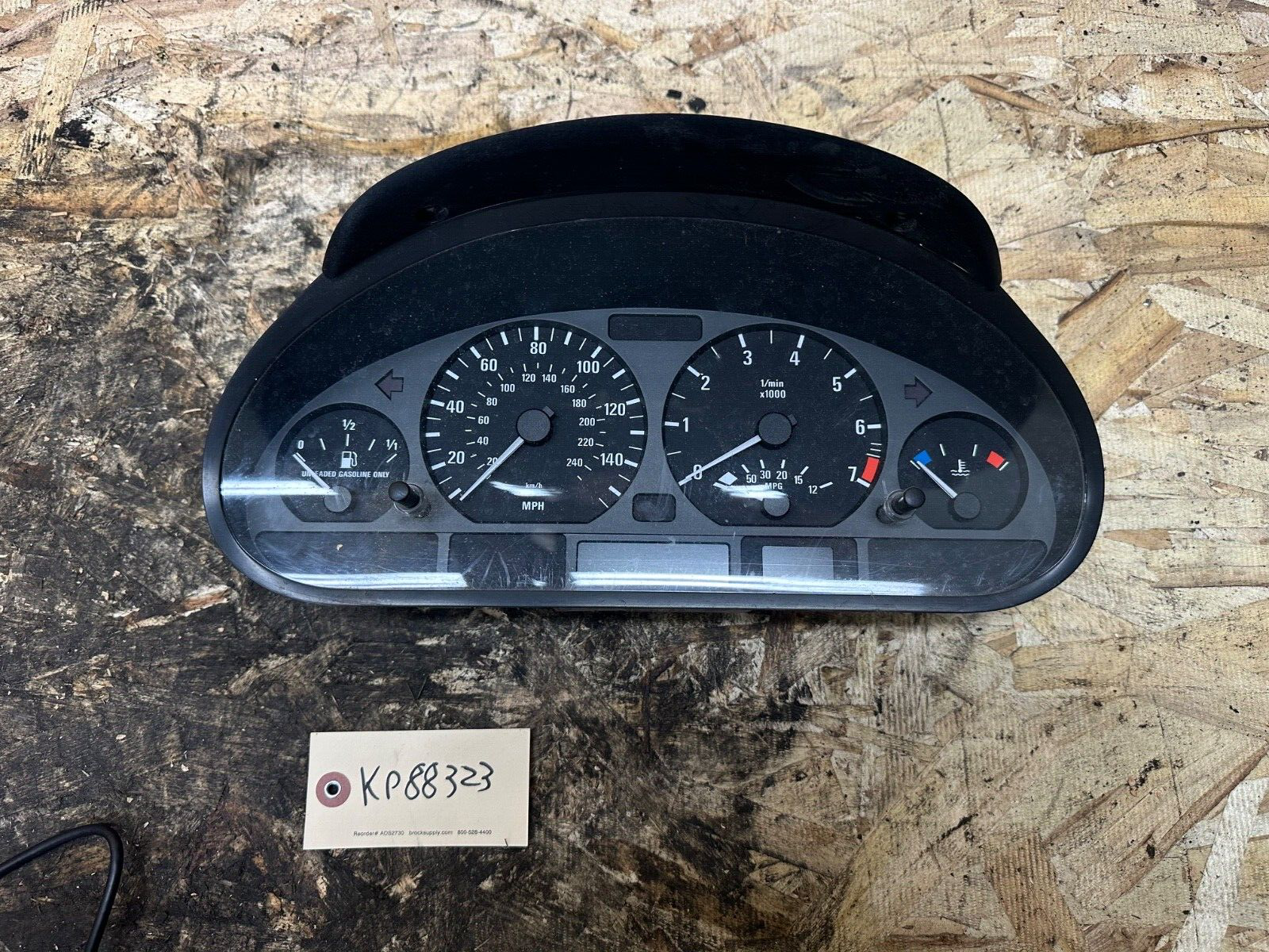 BMW E46 325i SPEDOMETER AND INSTRUMENT CLUSTER MPH OEM BMW 6940877