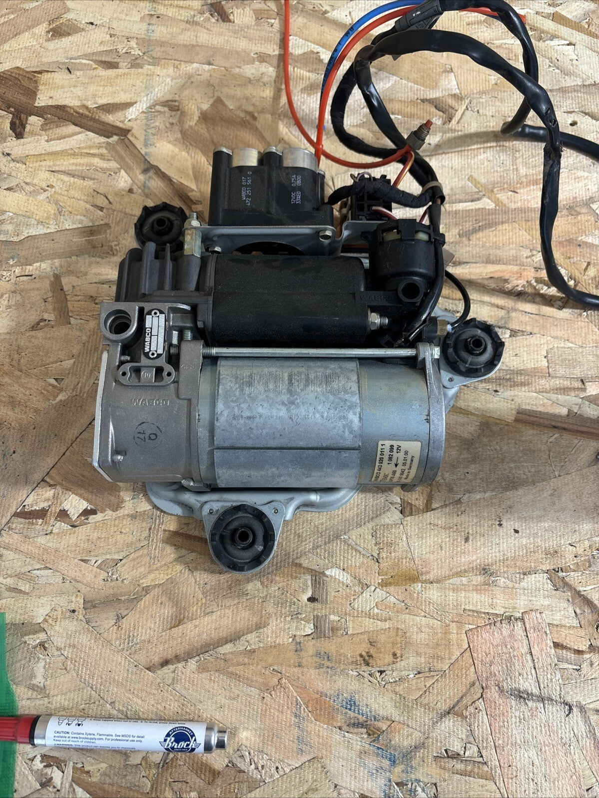 BMW X5 12V Auto Air Suspension Compressor Pump OEM 4430200111 CC0015