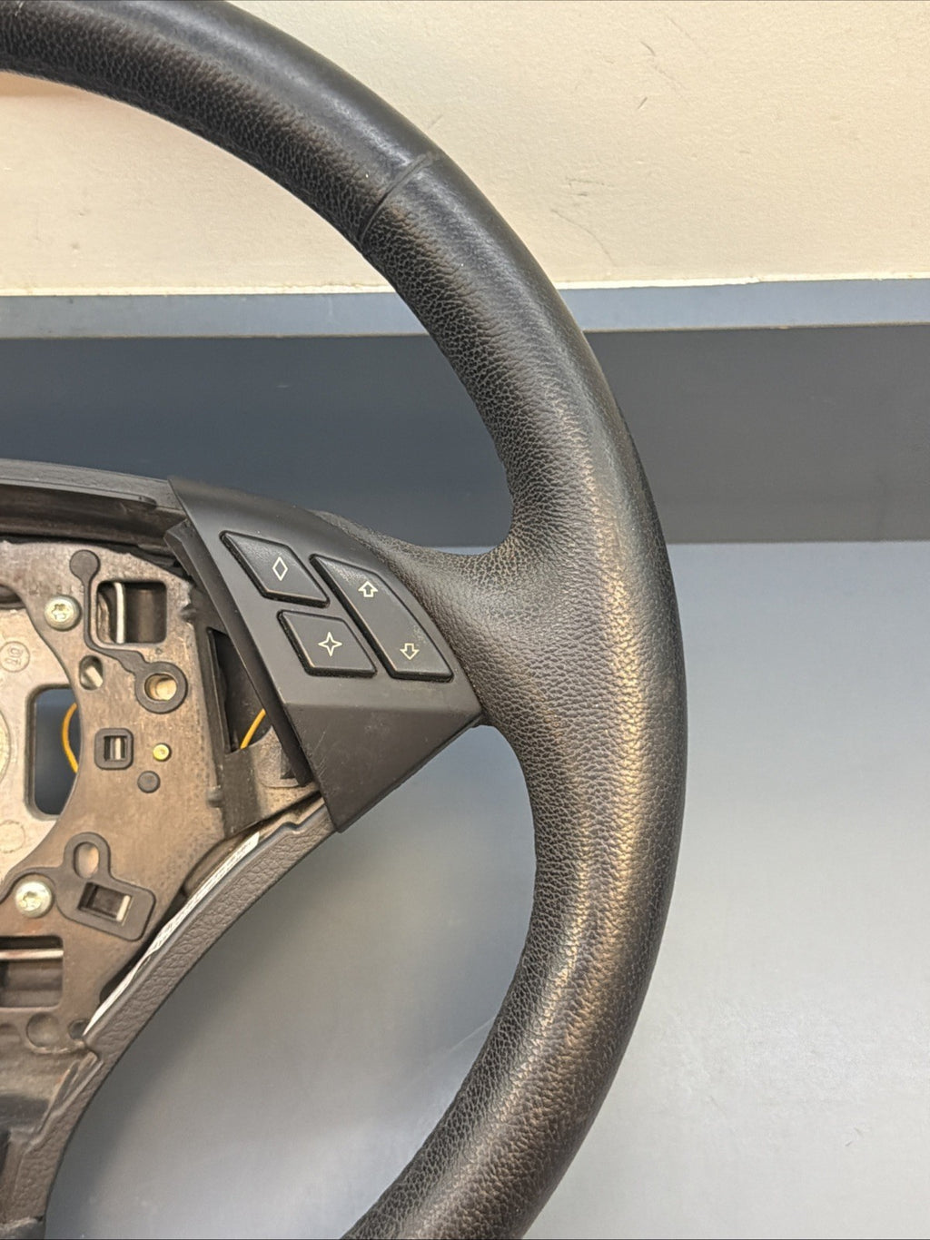 06-10 BMW E60 535i 528i 545i 550i Steering Wheel Non-Sport W/ Controls 3385E6030