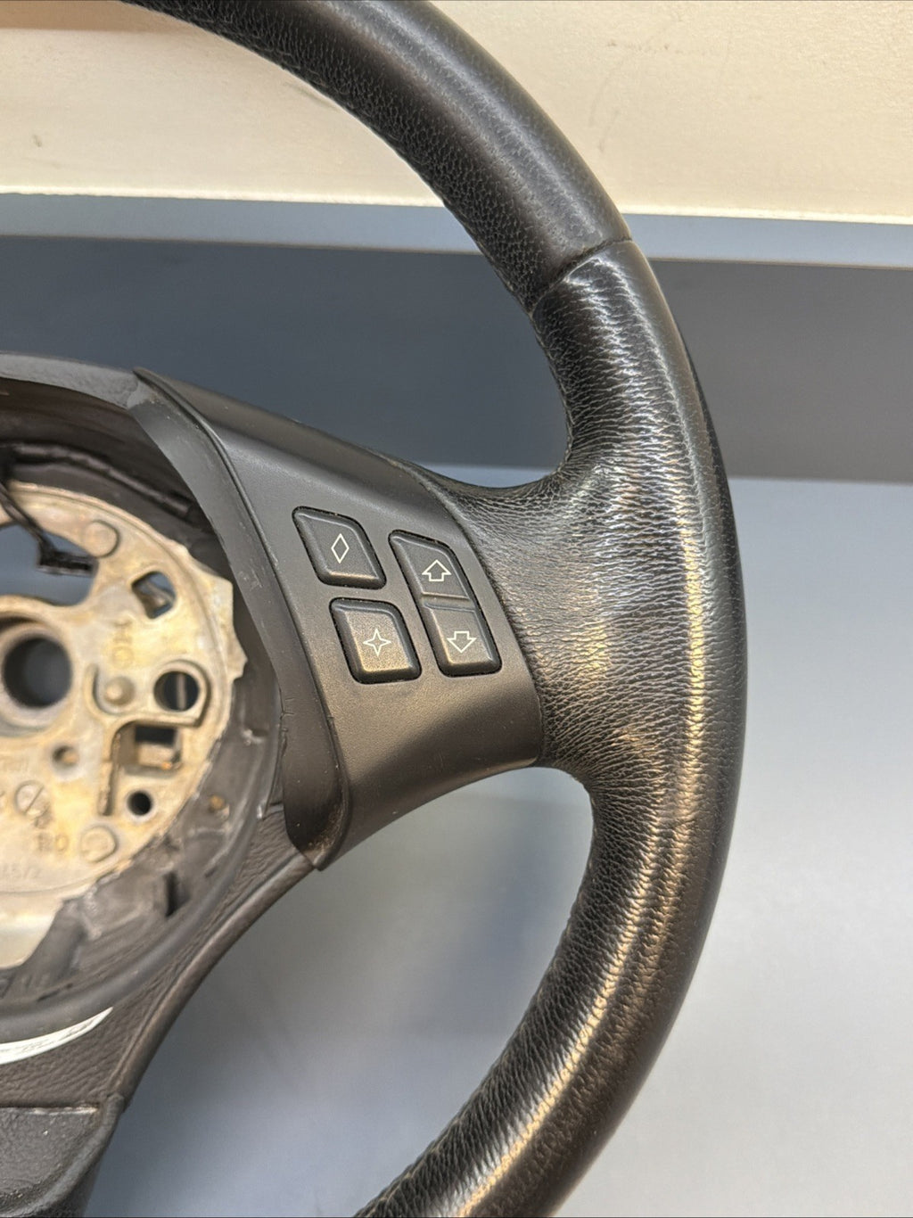 BMW E90 E91 E92 E93 2006-2012 325i 328i 330i 335i non-sport steering wheel OEM