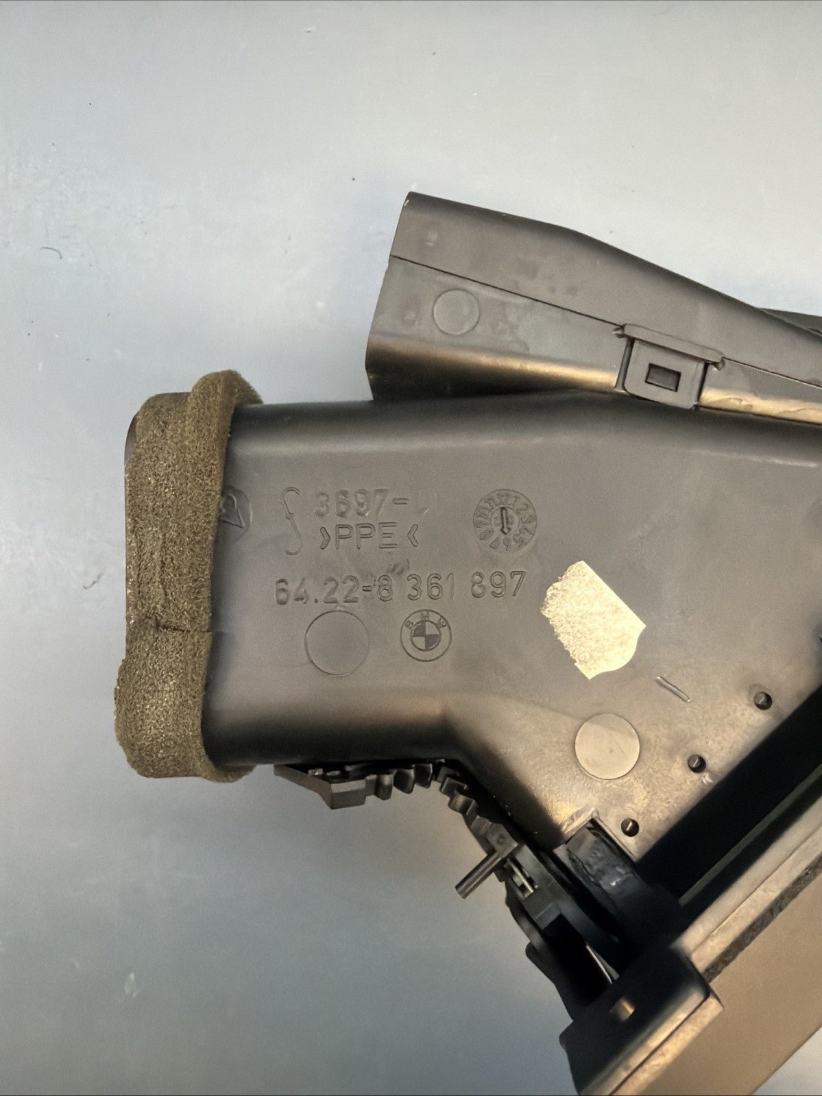 00-06 BMW E46 3 Series Left Air Vent Port A/C Genuine OEM 8361897