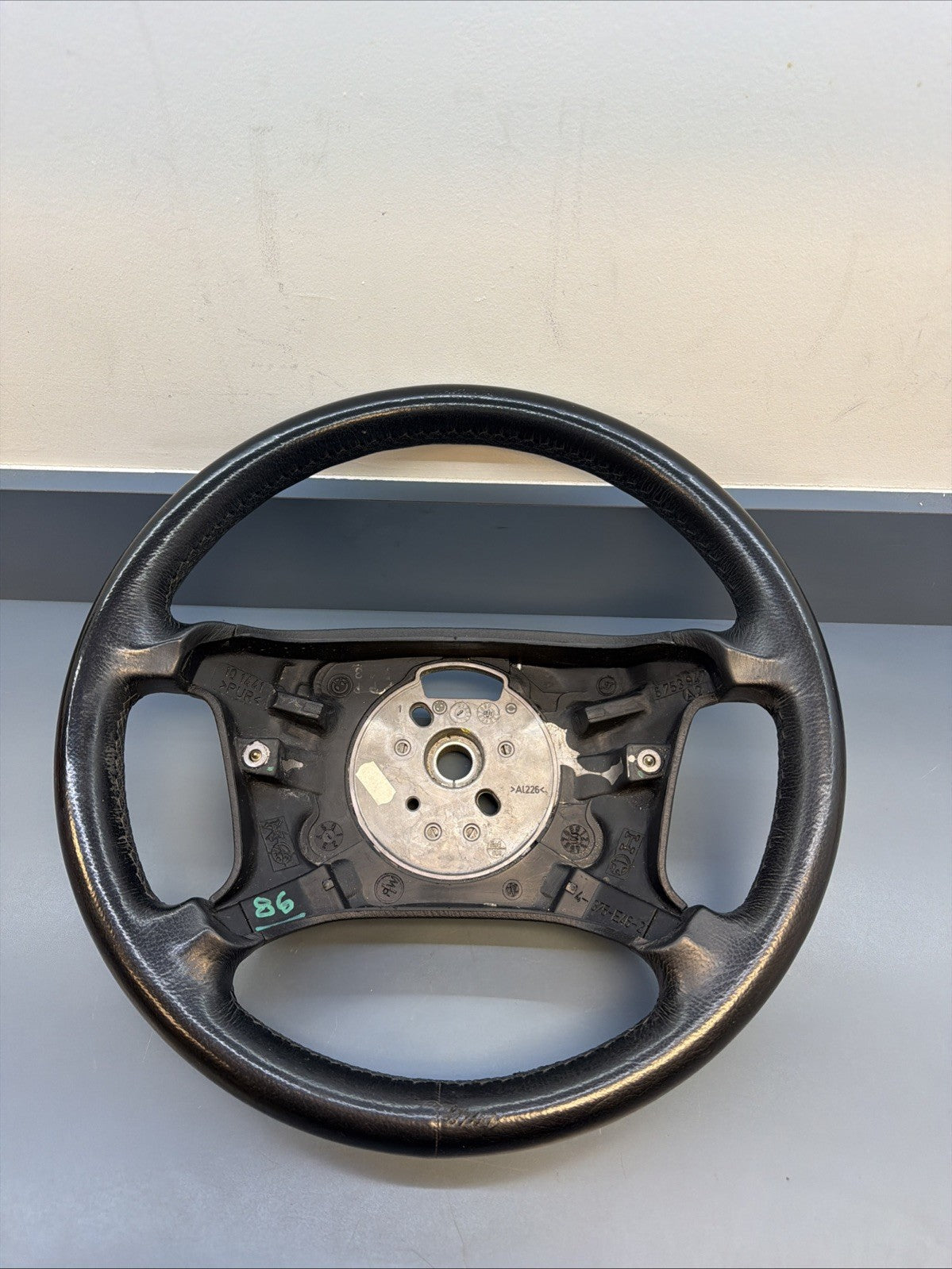99-06 BMW OEM 325 STEERING WHEEL W/O CONTROL SWITCHES LEATHER BLACK OEM