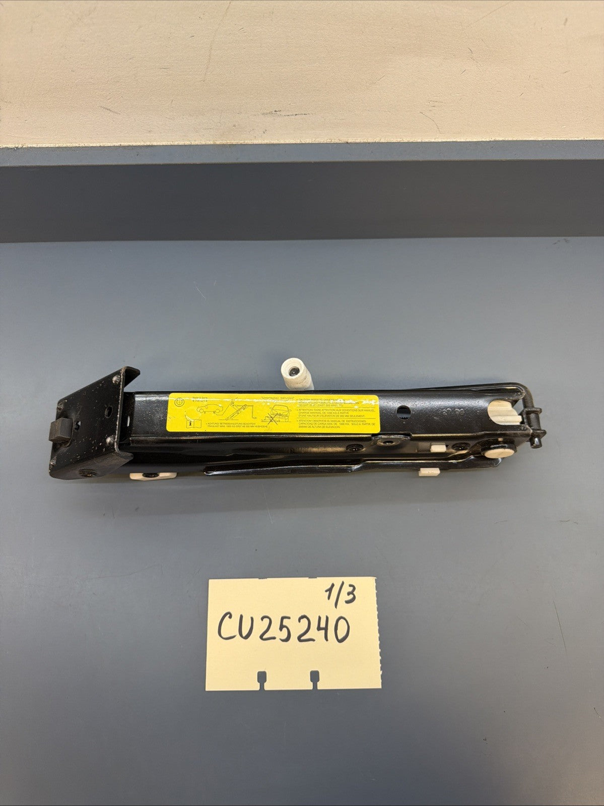 04-10 BMW E60 BMW 550I 525i 530 I 650i SPARE TIRE JACK CAR LIFT OEM 6766621